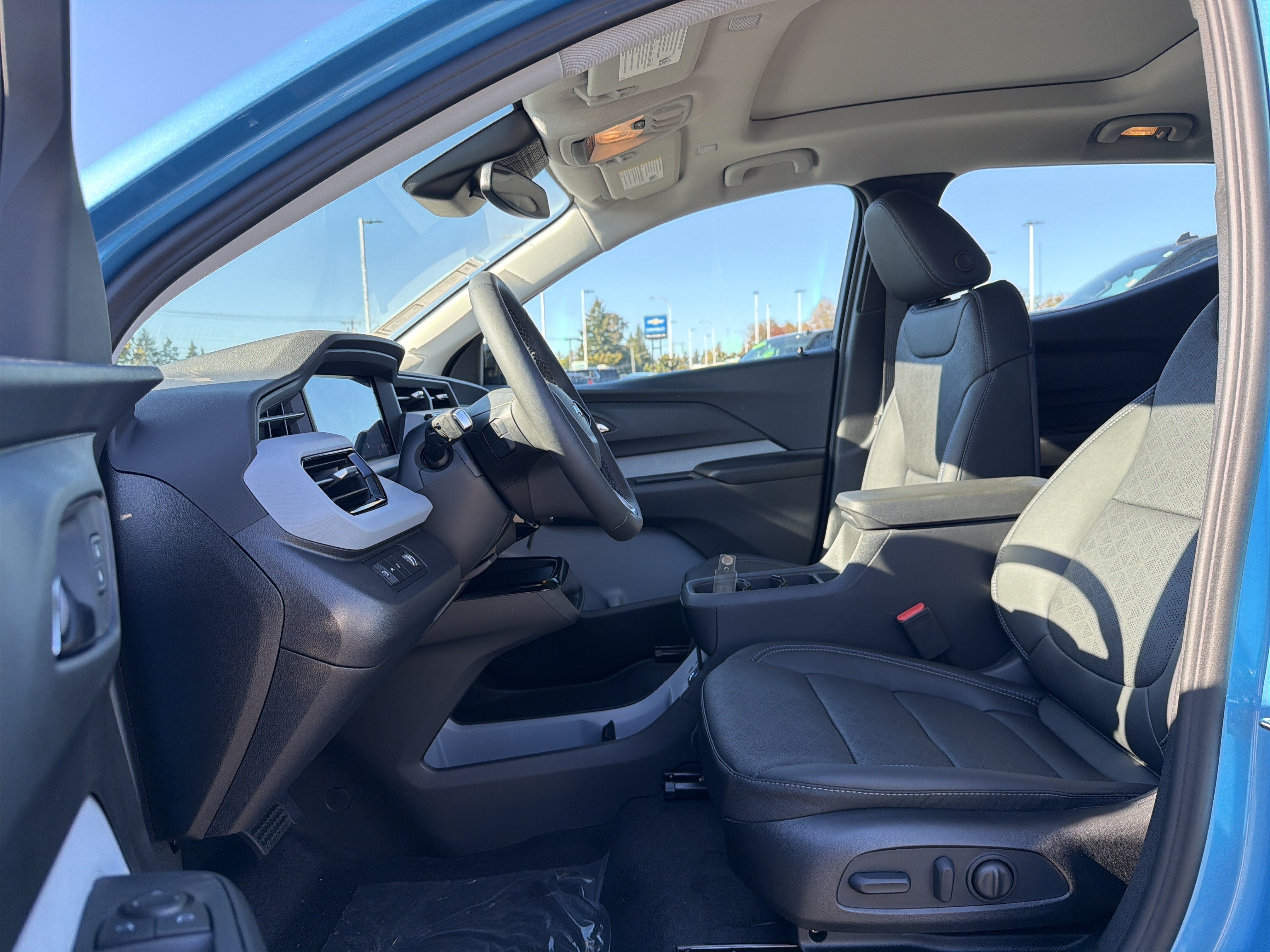 2027 Chevrolet Bolt LT - Photo 10
