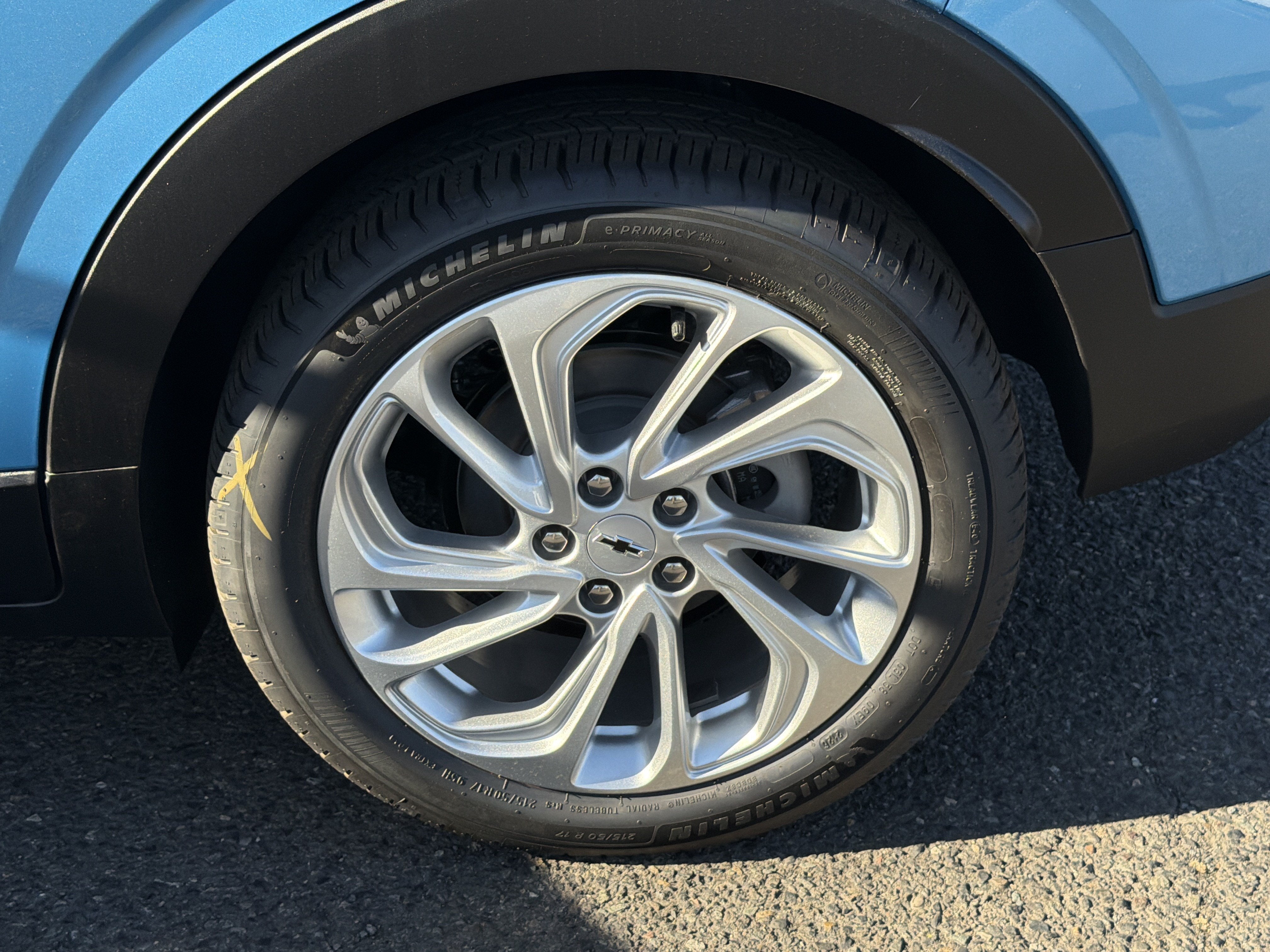 2027 Chevrolet Bolt LT - Photo 25