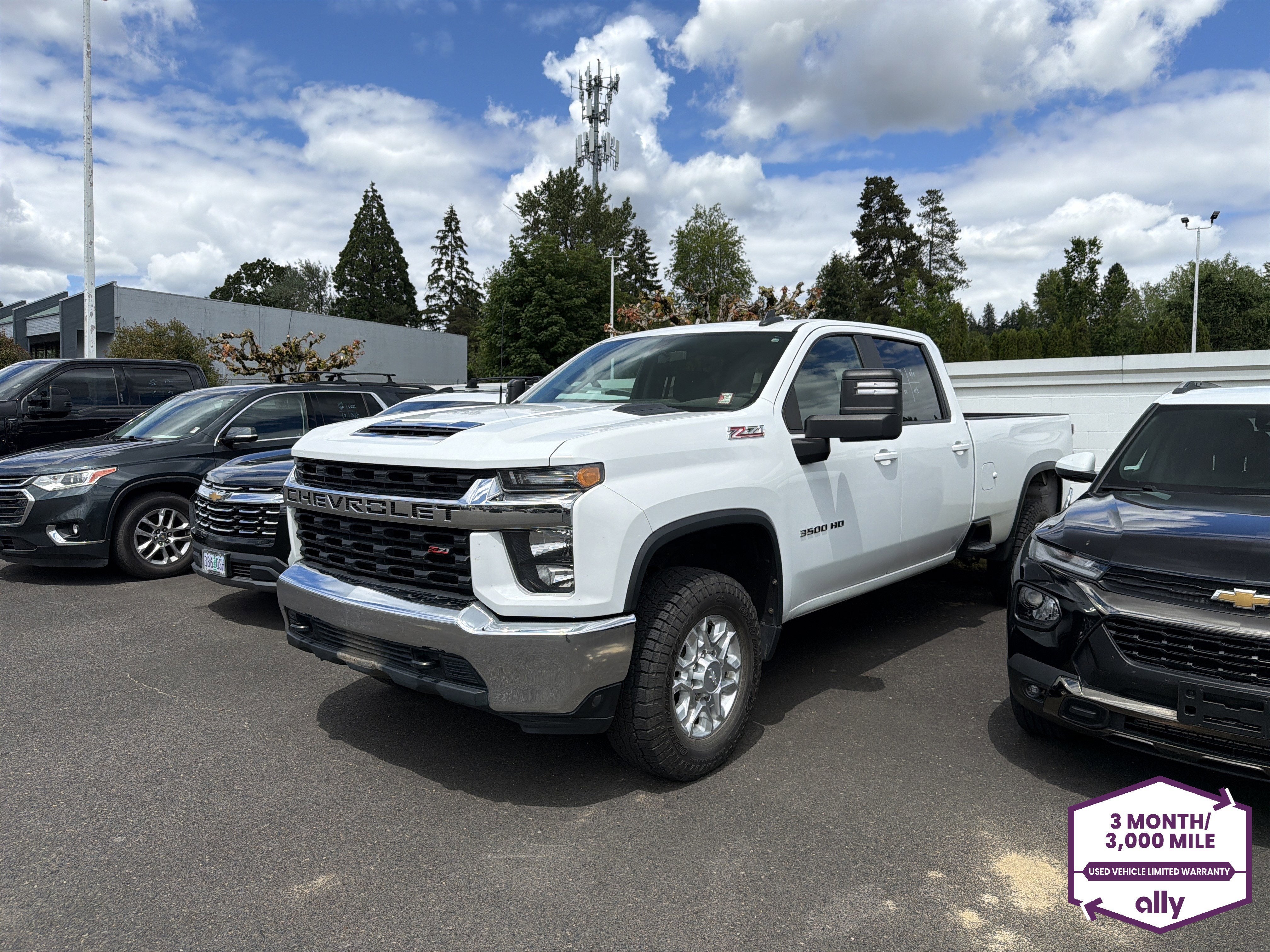 2020 Chevrolet Silverado HD LT 4WD Crew Cab Short Box's photo