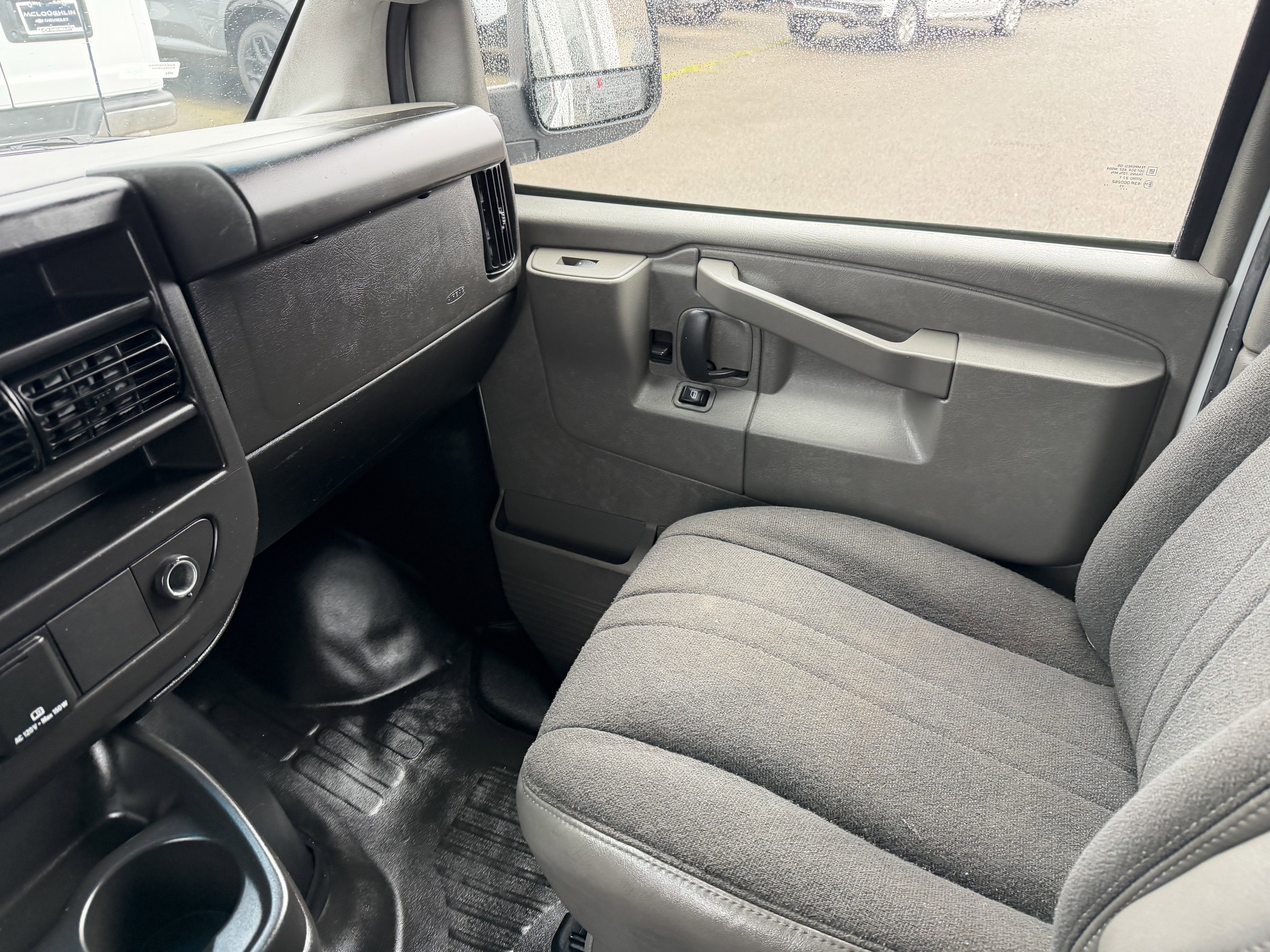 2024 Chevrolet Express Cargo 2500 WT