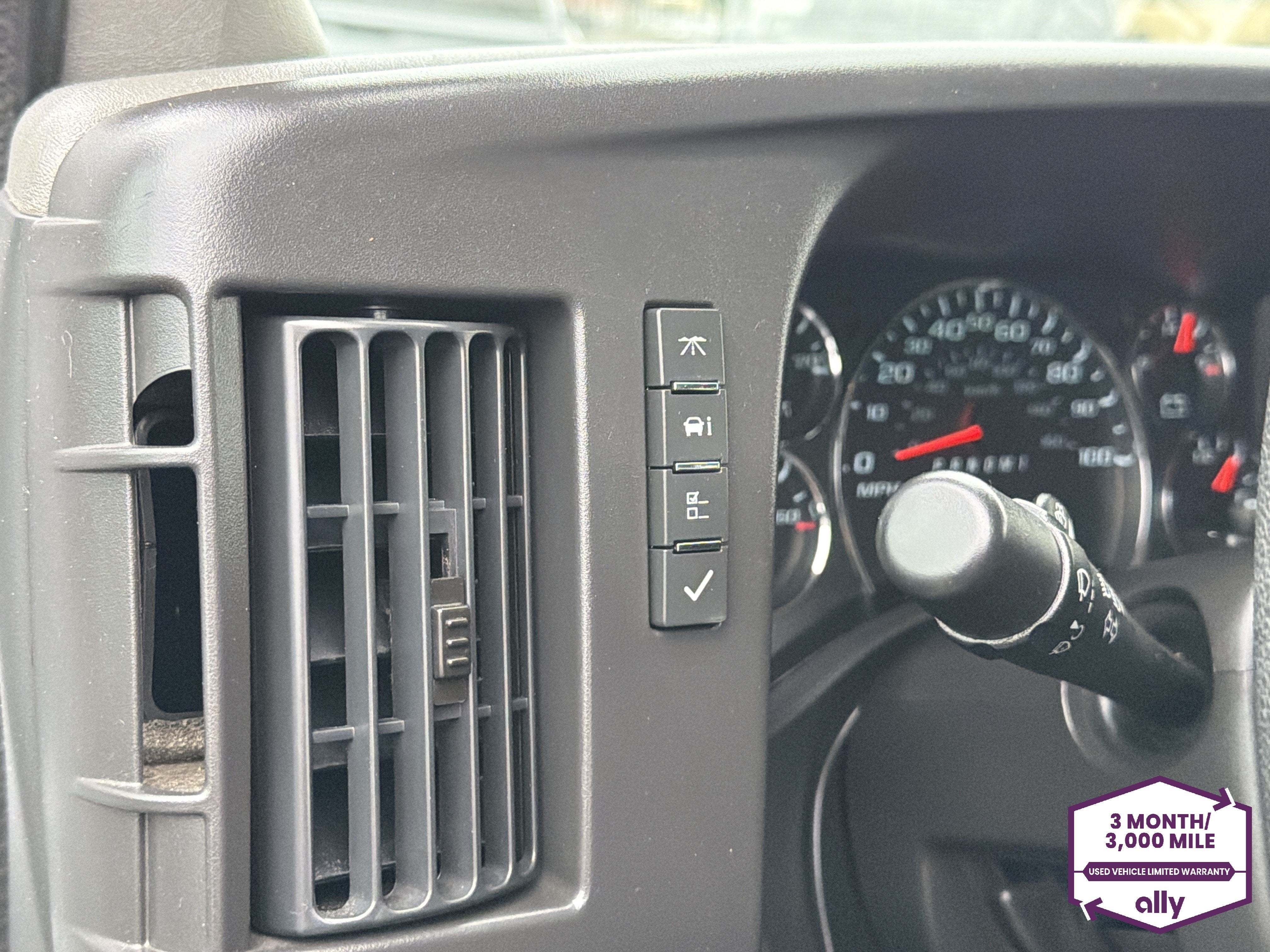 2025 Chevrolet Express Cargo WT