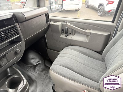 2025 Chevrolet Express Cargo WT