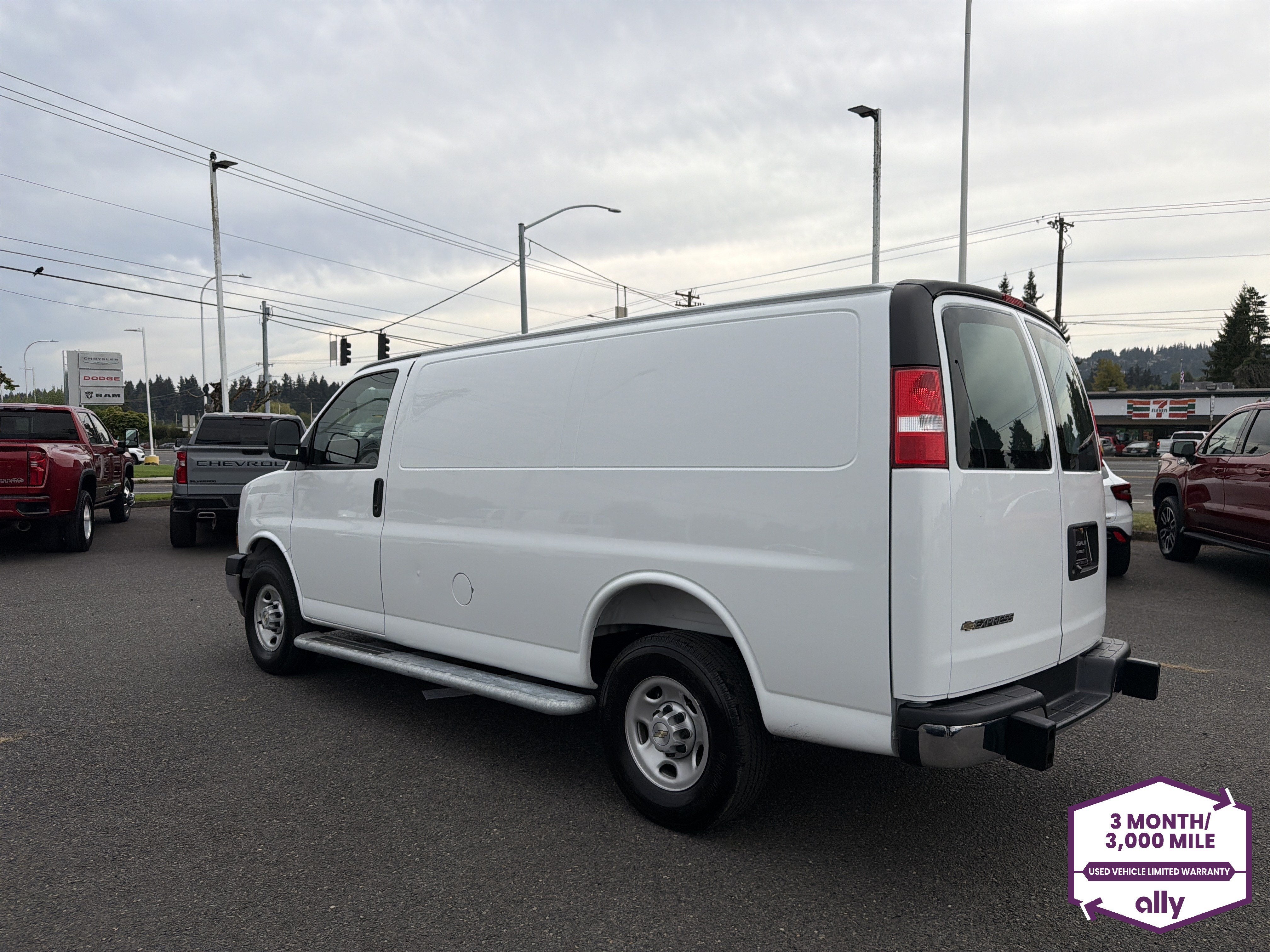 2025 Chevrolet Express Cargo WT