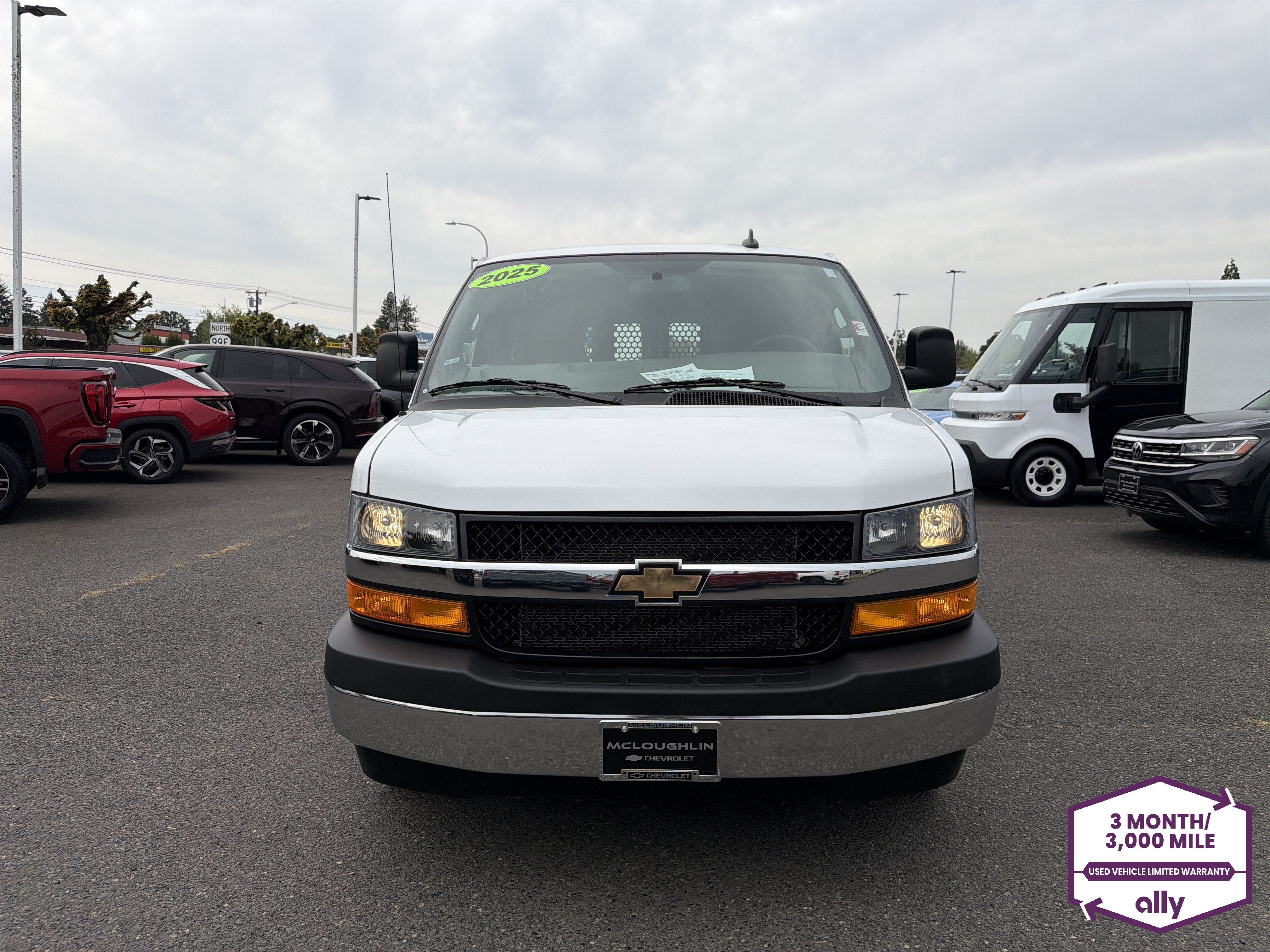2025 Chevrolet Express Cargo WT