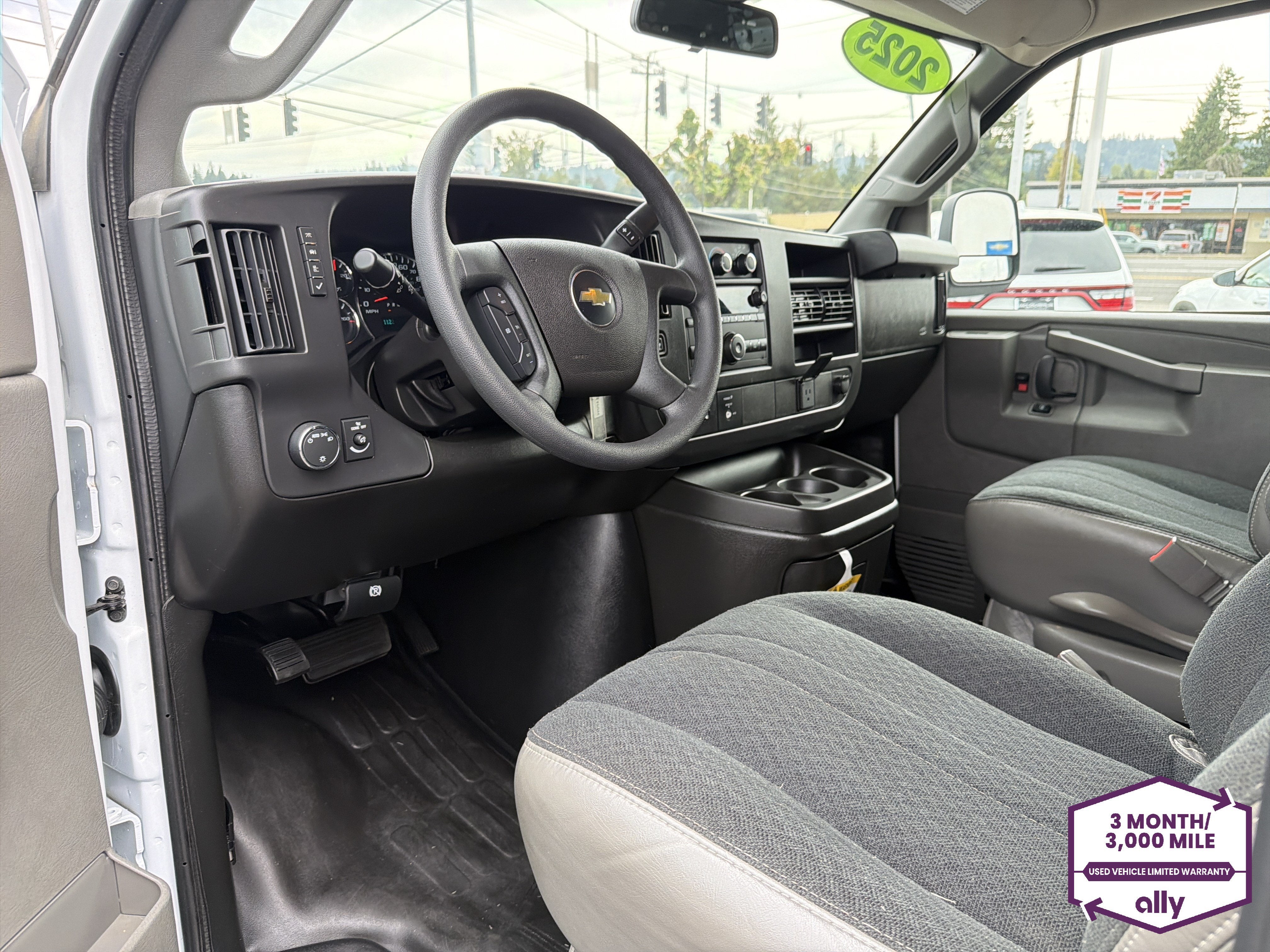 2025 Chevrolet Express Cargo WT