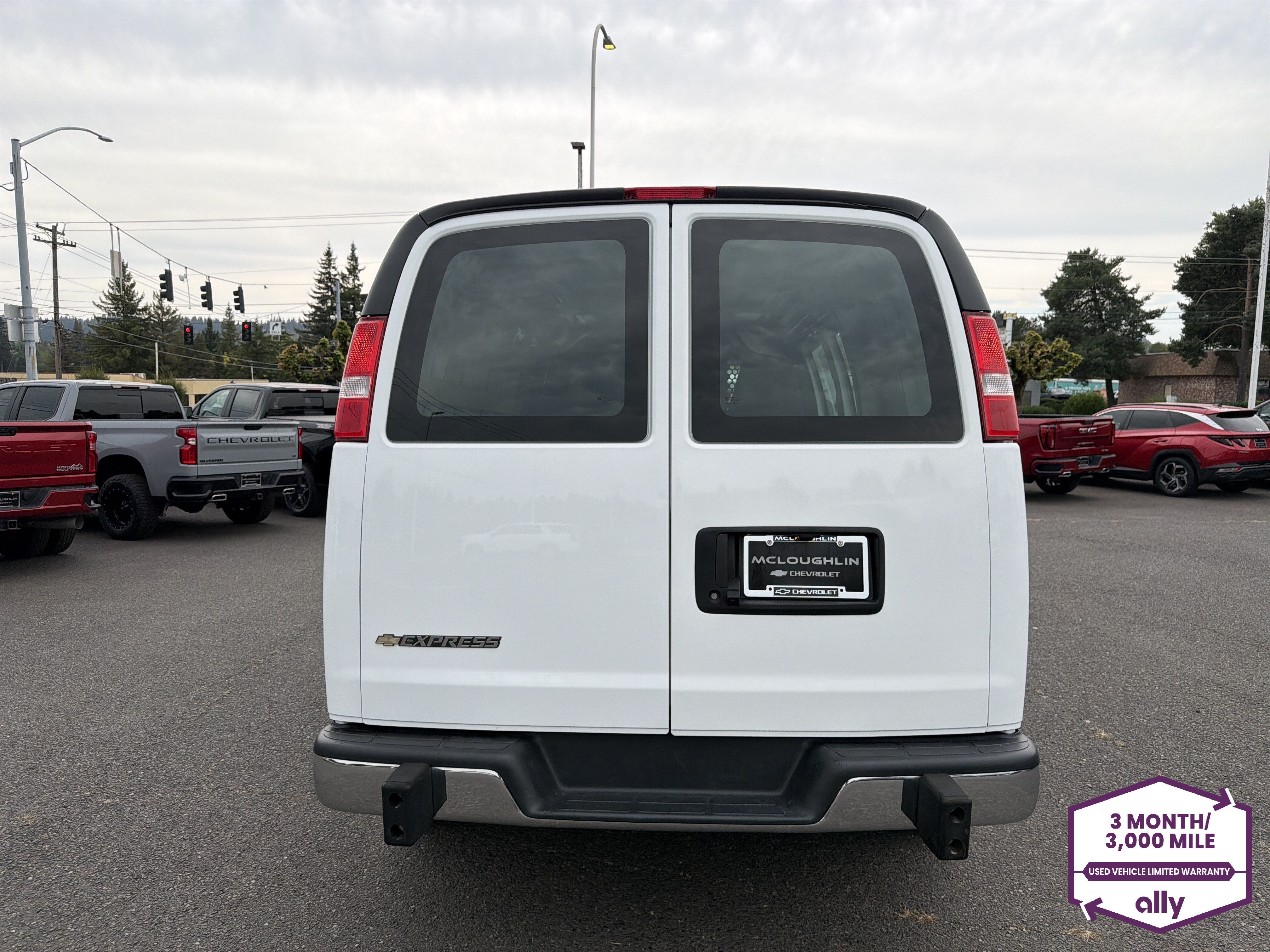2025 Chevrolet Express Cargo WT