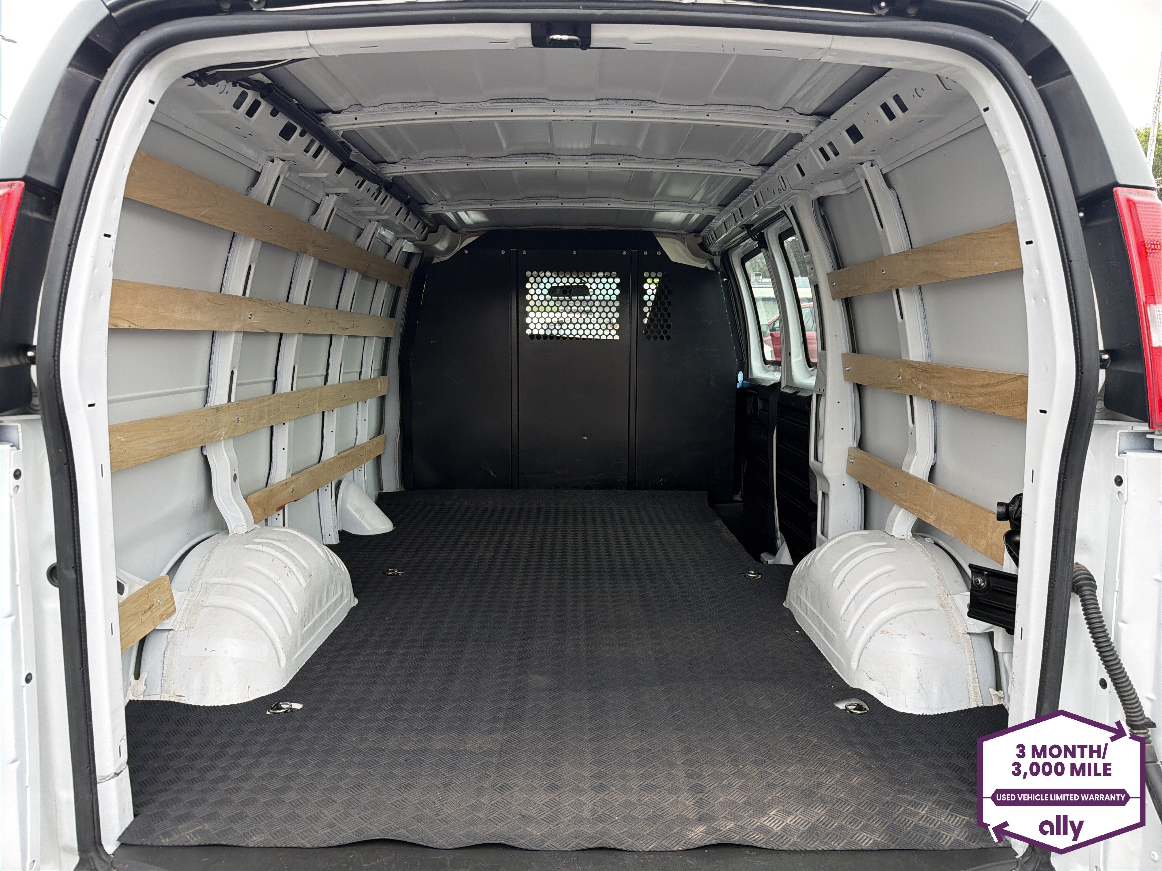 2025 Chevrolet Express Cargo WT