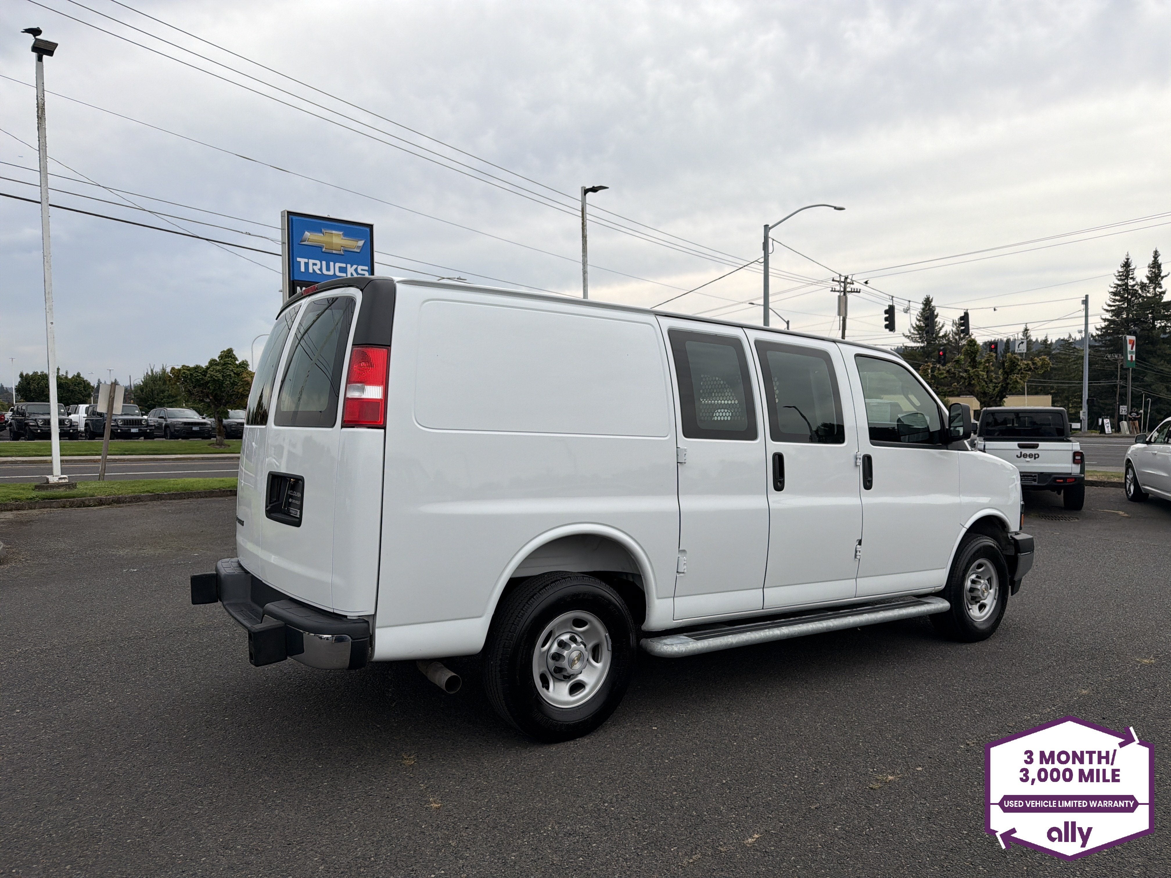 2025 Chevrolet Express Cargo WT