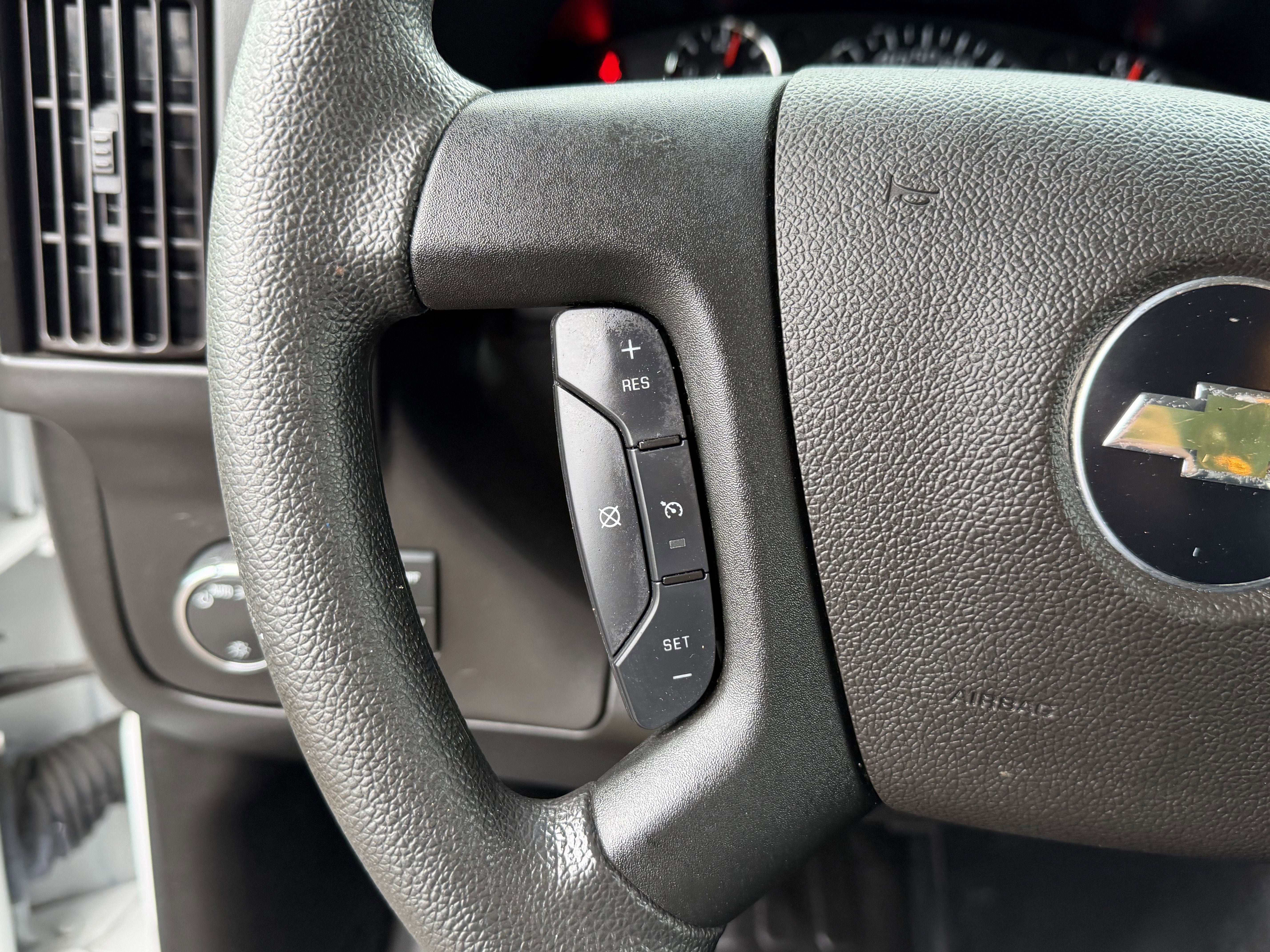 2024 Chevrolet Express Cargo 2500 WT