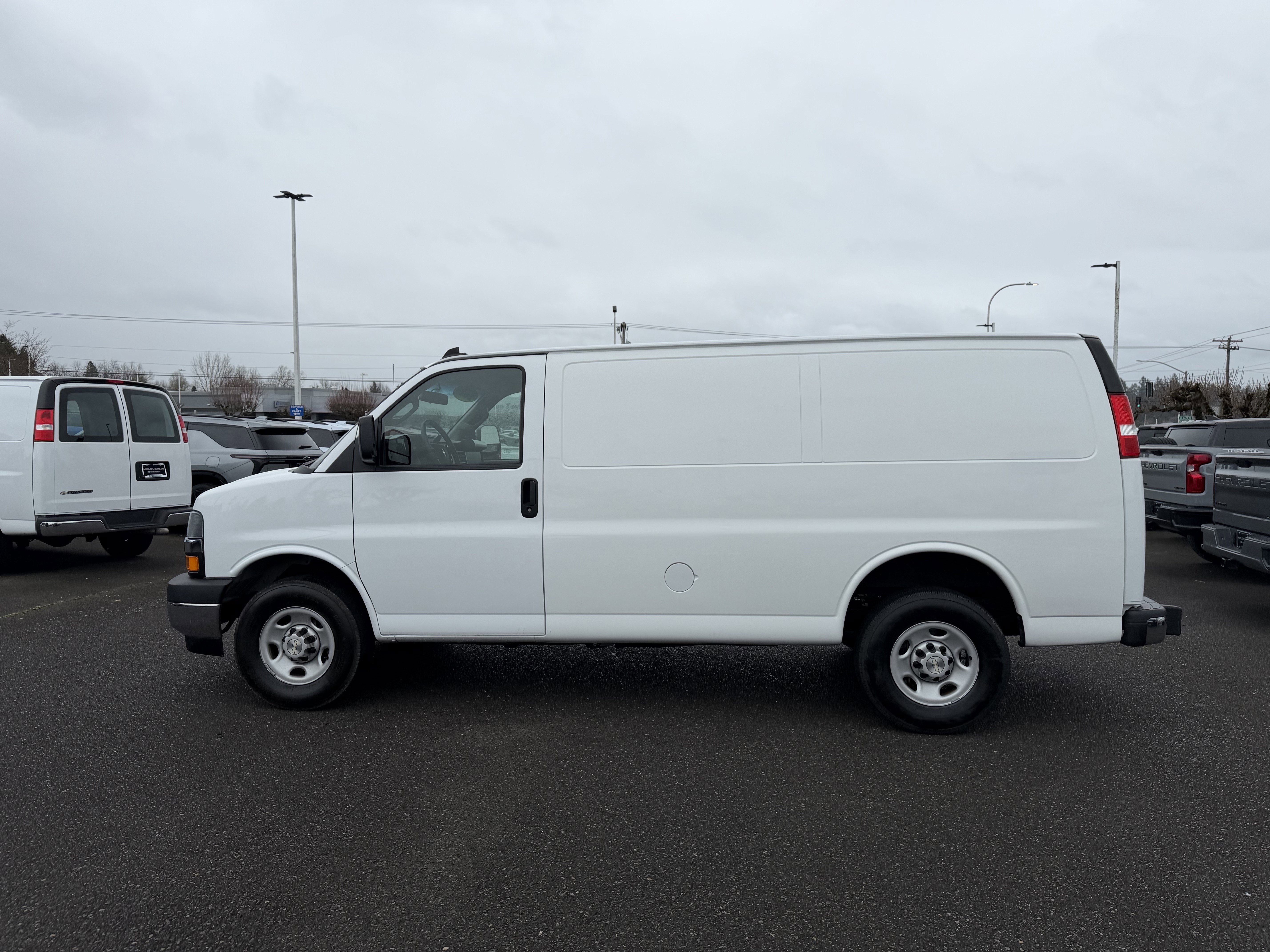 2024 Chevrolet Express Cargo 2500 WT