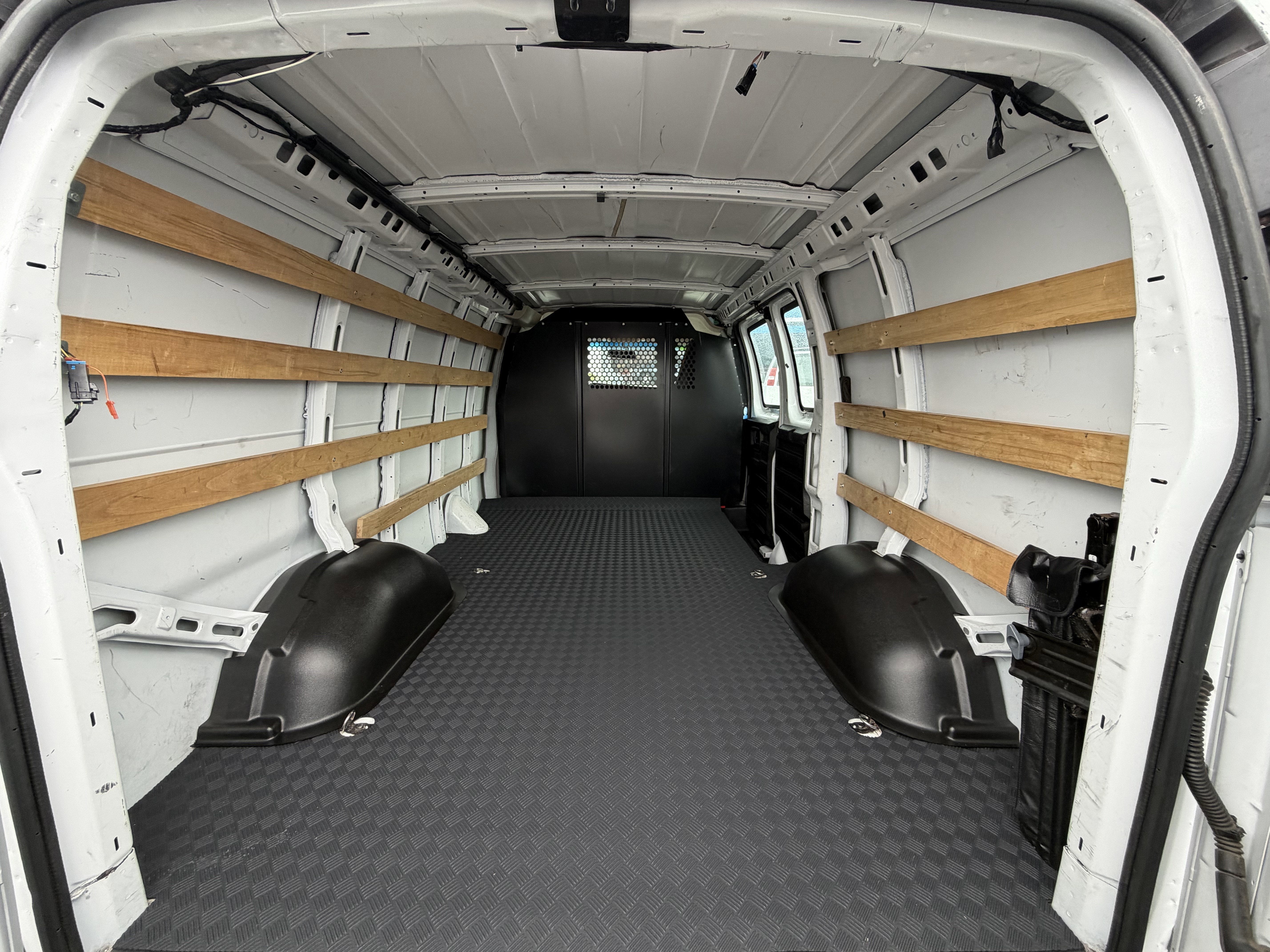 2024 Chevrolet Express Cargo 2500 WT