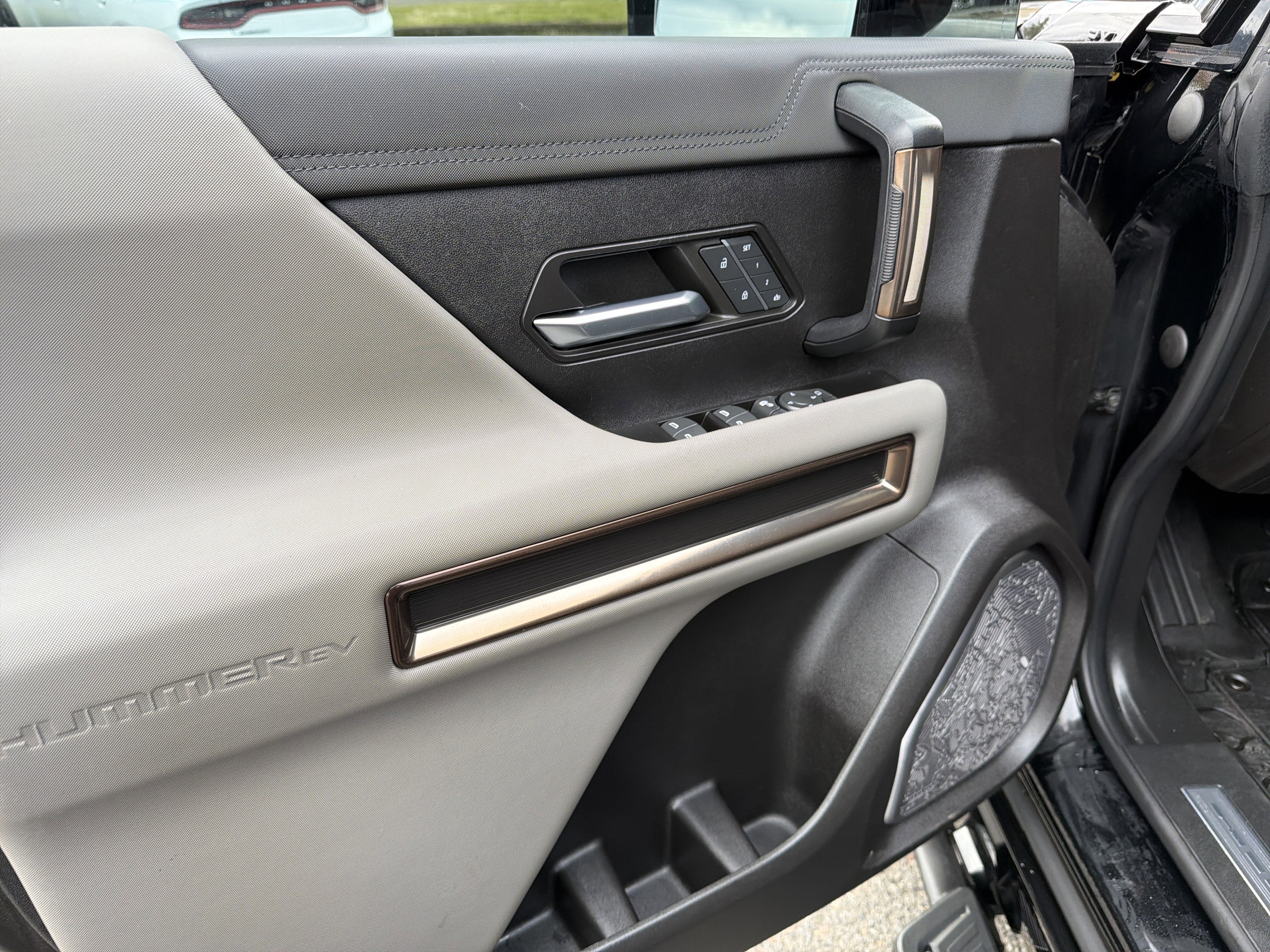 2024 GMC HUMMER EV SUV 2X