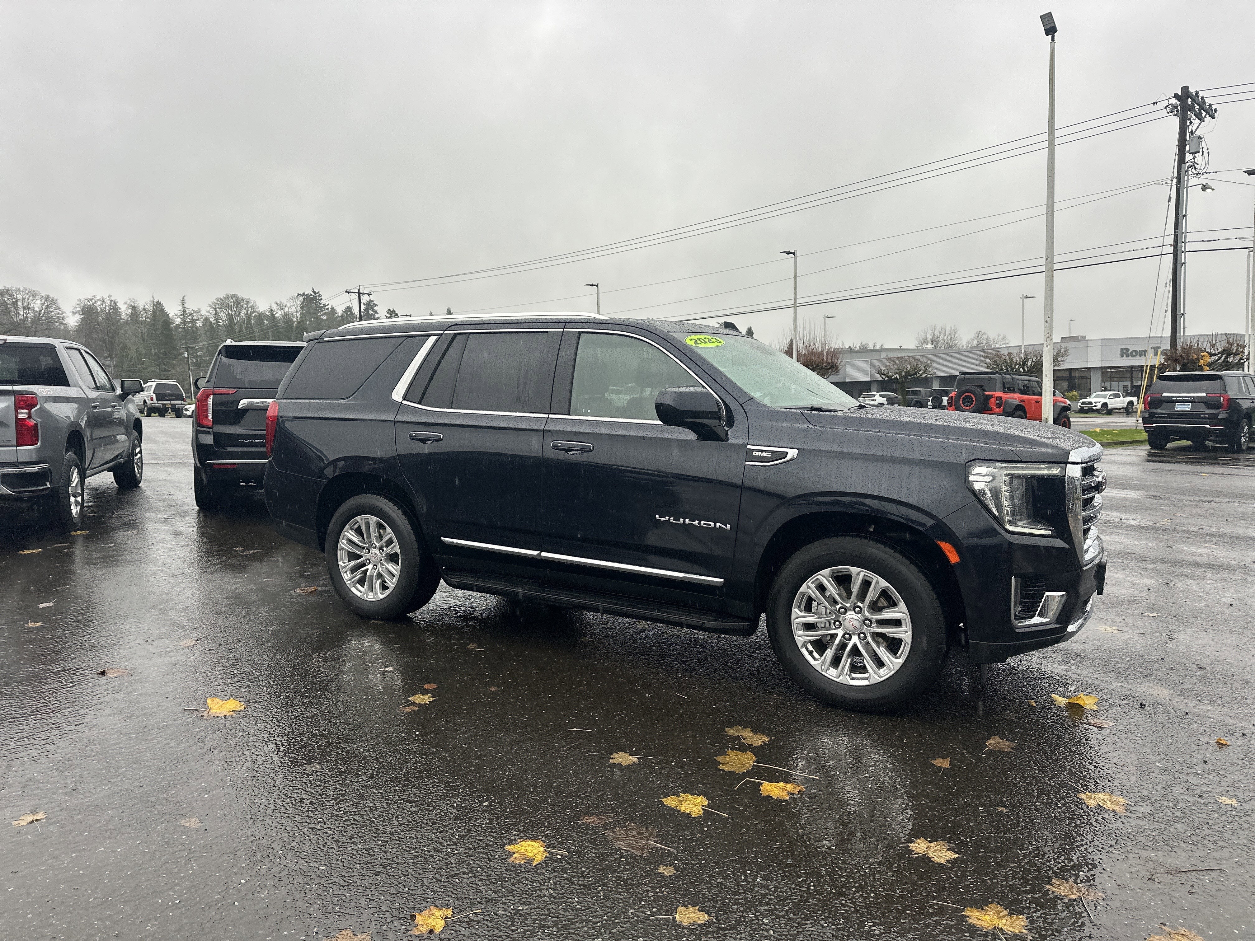 2023 GMC Yukon SLT