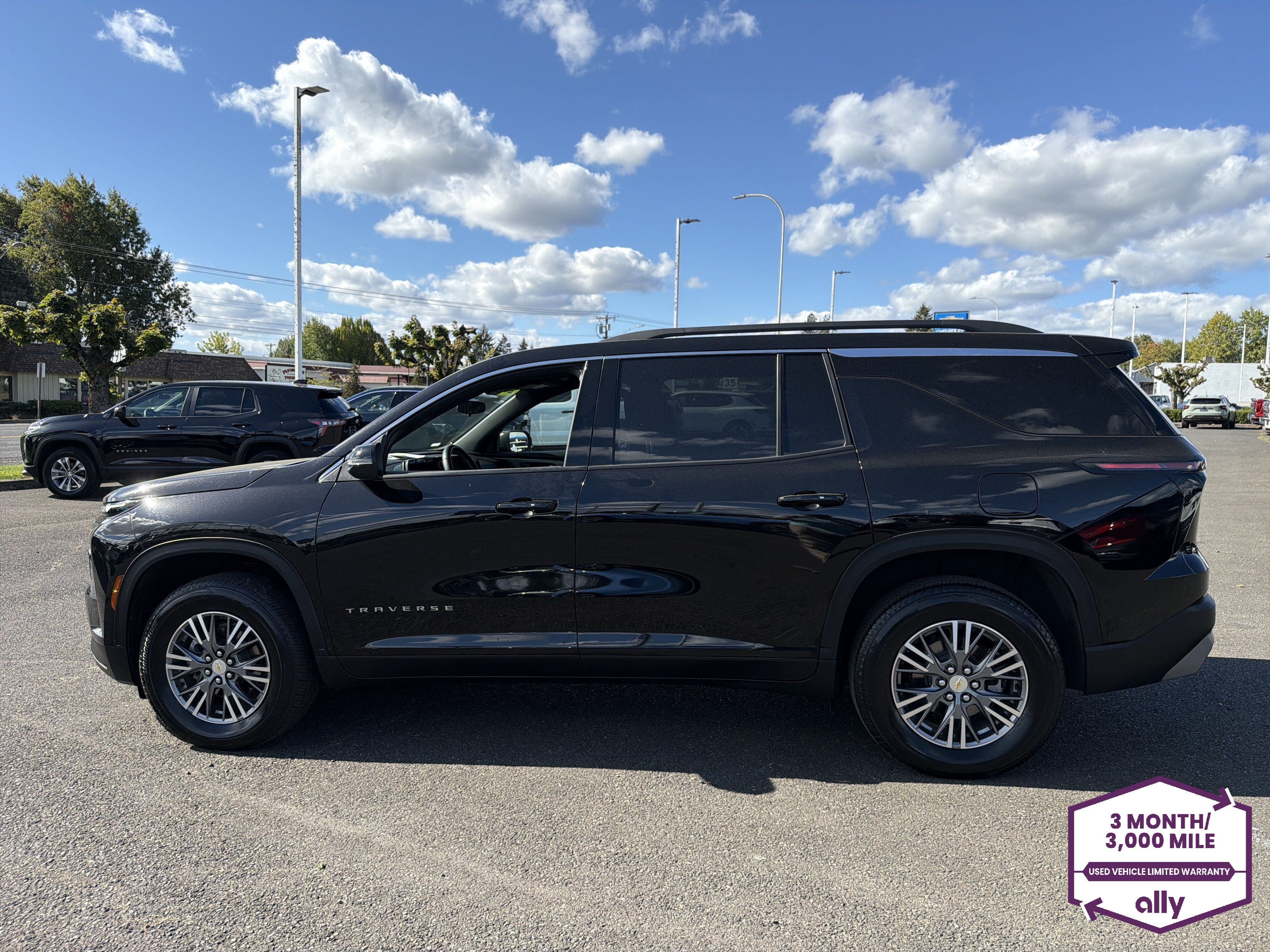 2025 Chevrolet Traverse LT