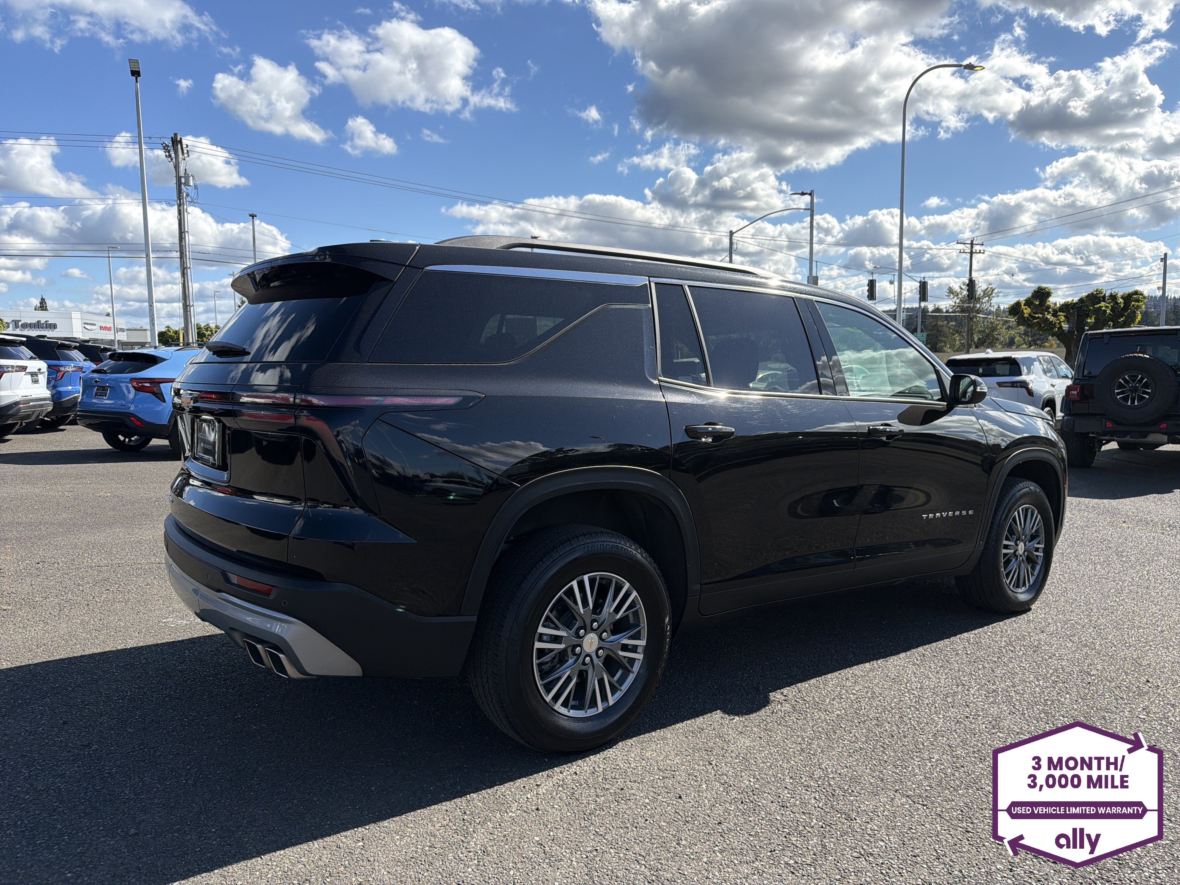 2025 Chevrolet Traverse LT
