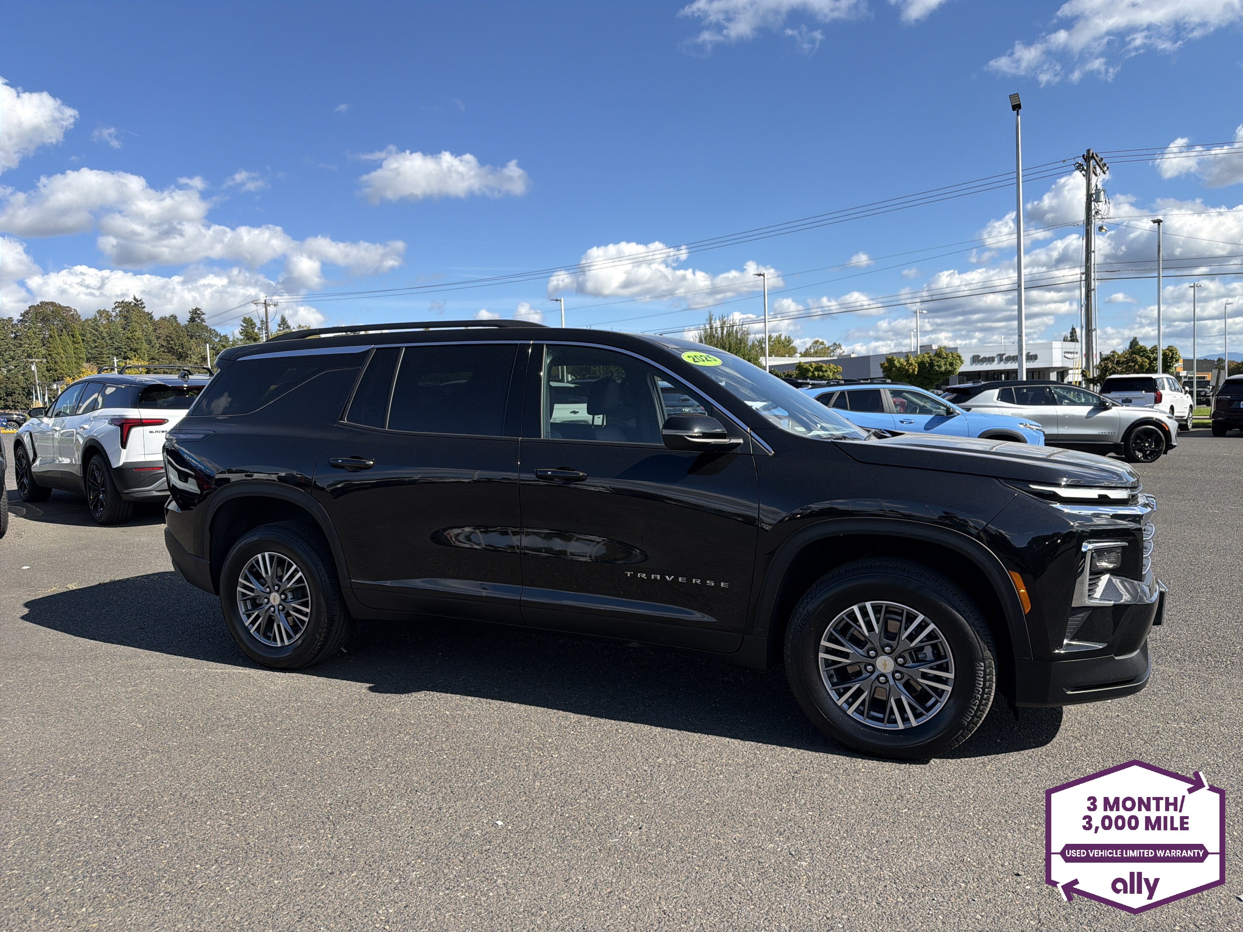 2025 Chevrolet Traverse LT