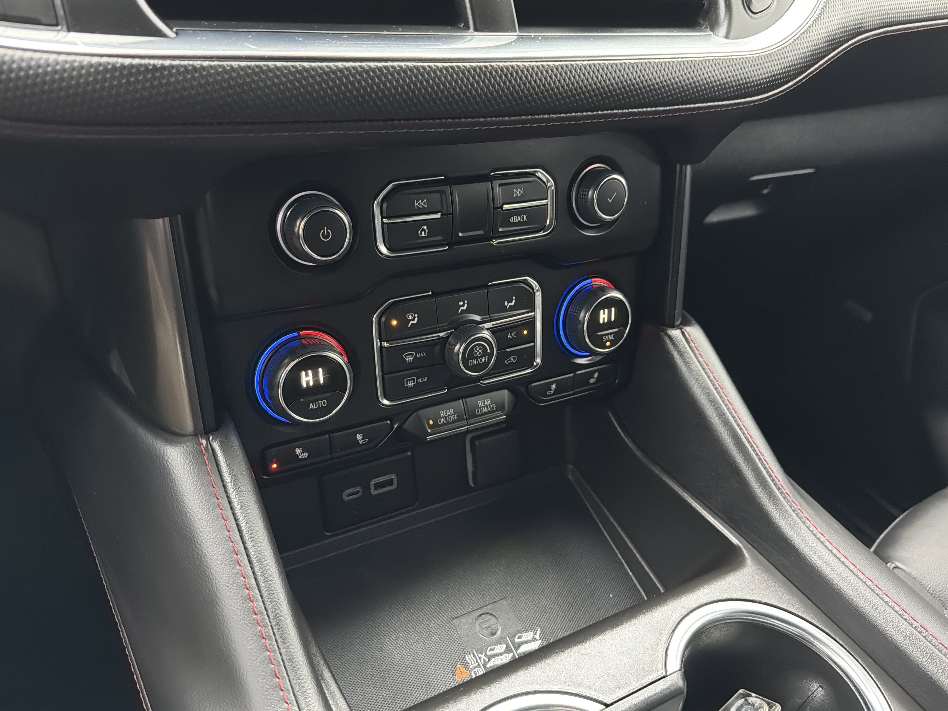 2024 Chevrolet Suburban RST