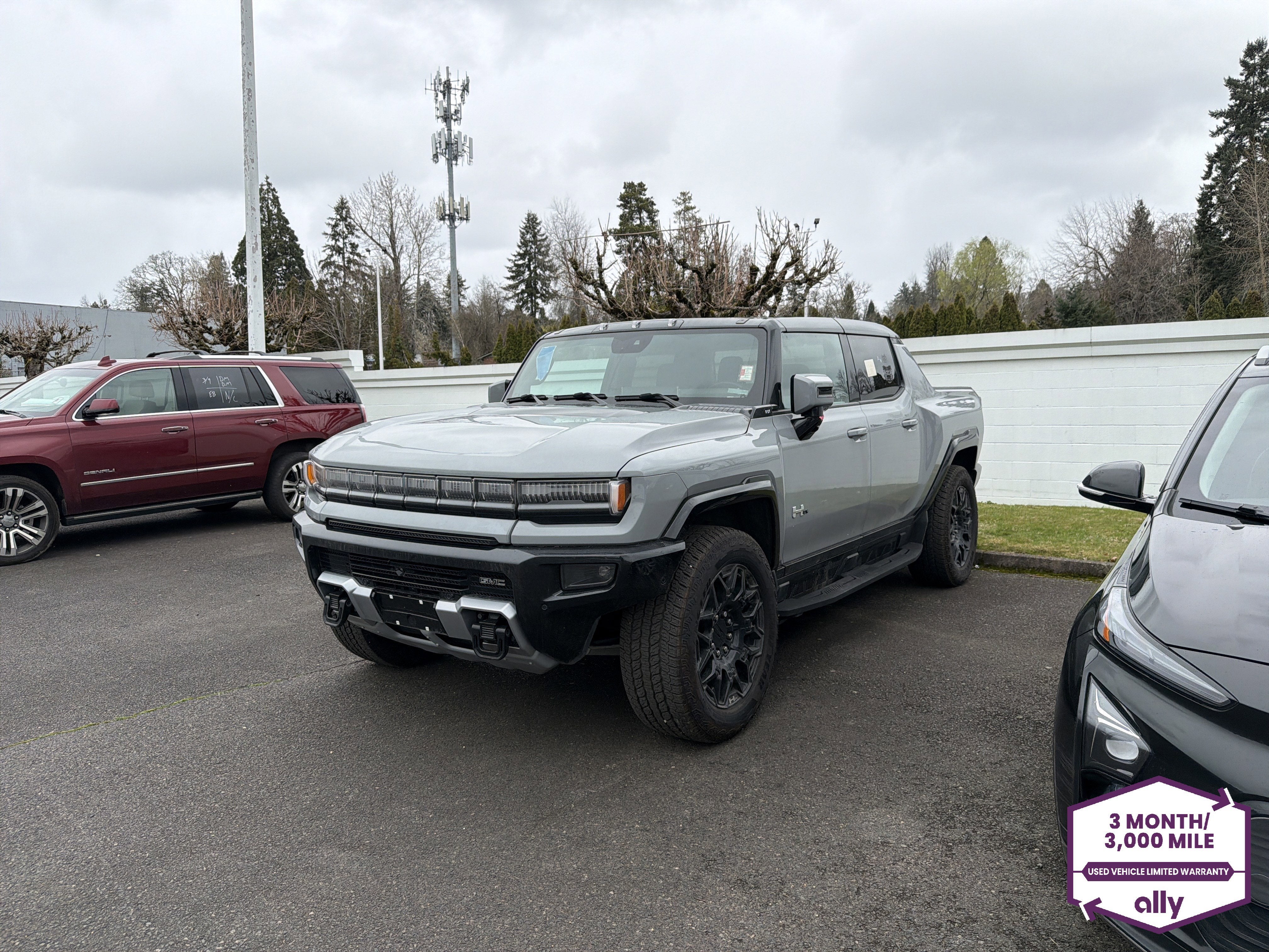 Used 2025 GMC HUMMER EV 2X with VIN 1GT10BDDXSU108621 for sale in Milwaukie, OR