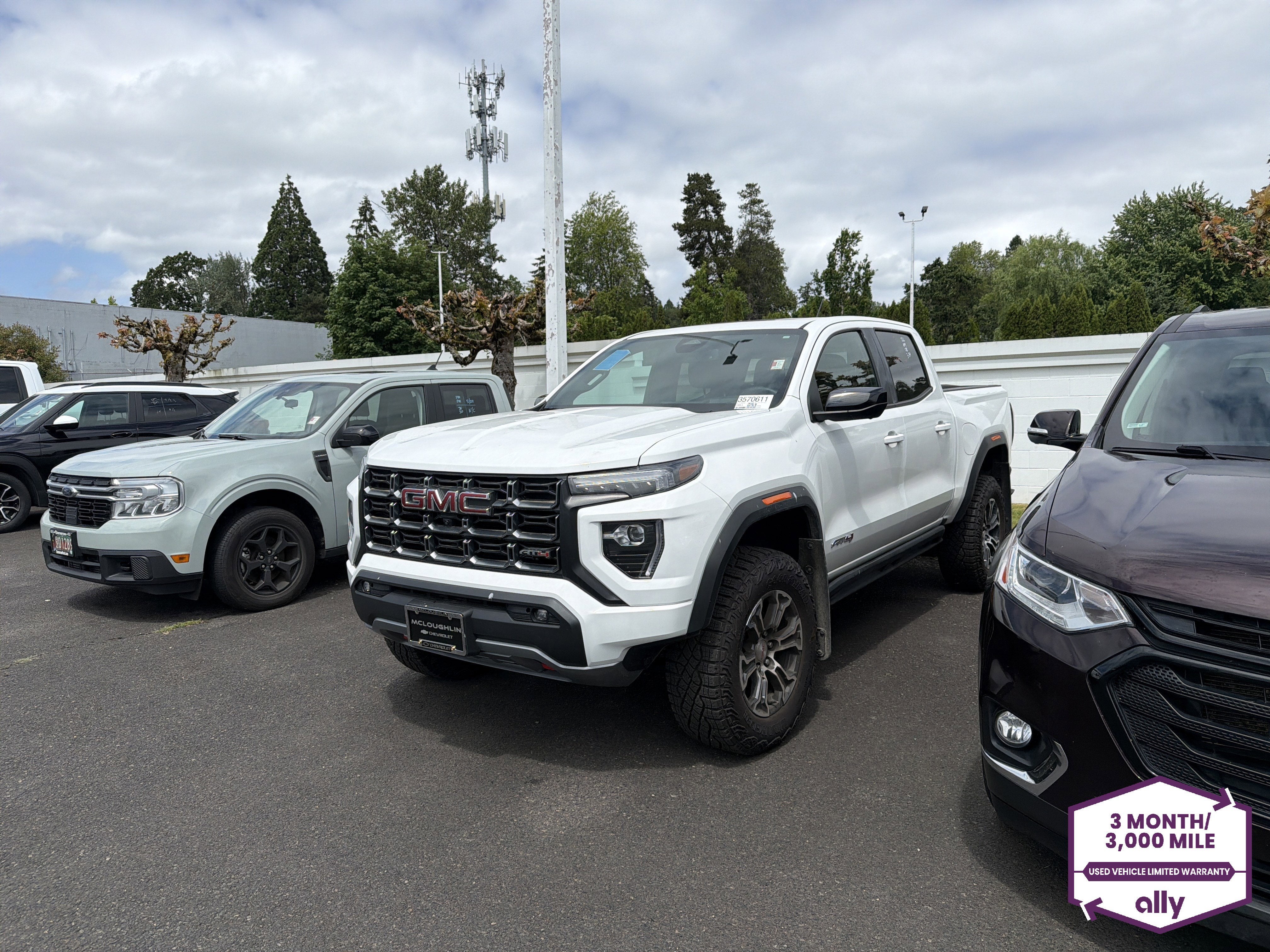 2024 GMC Canyon 4WD AT4 Crew Cab Short Box's photo