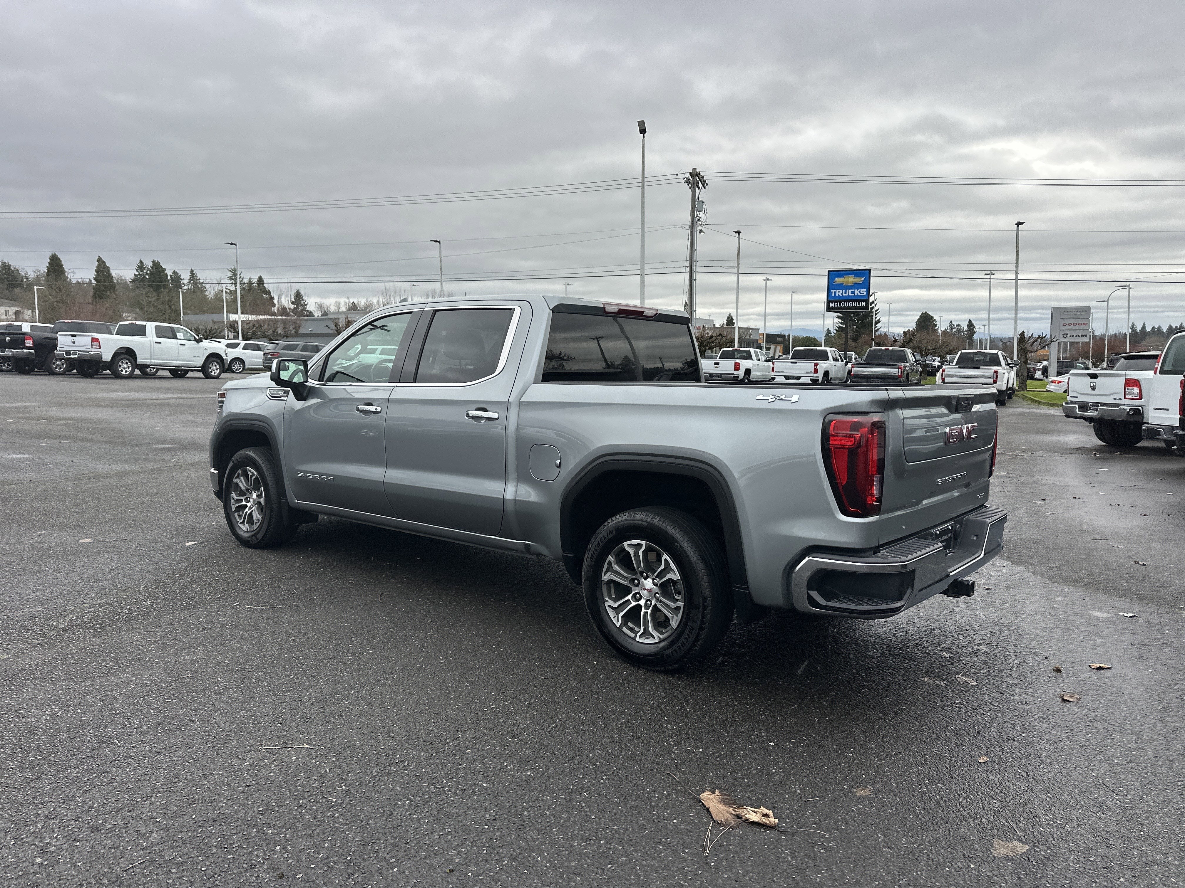 2024 GMC Sierra 1500 SLT