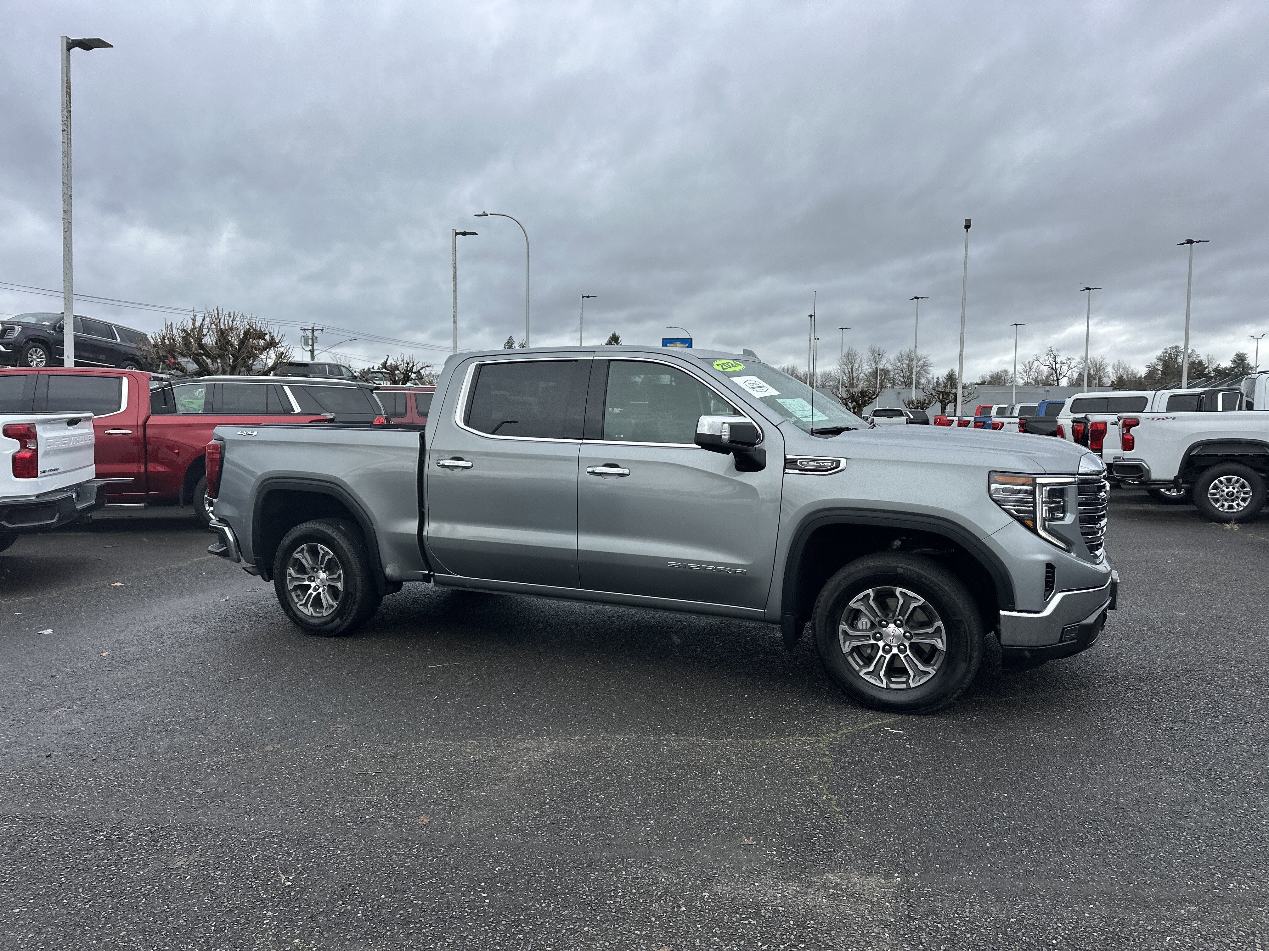 2024 GMC Sierra 1500 SLT