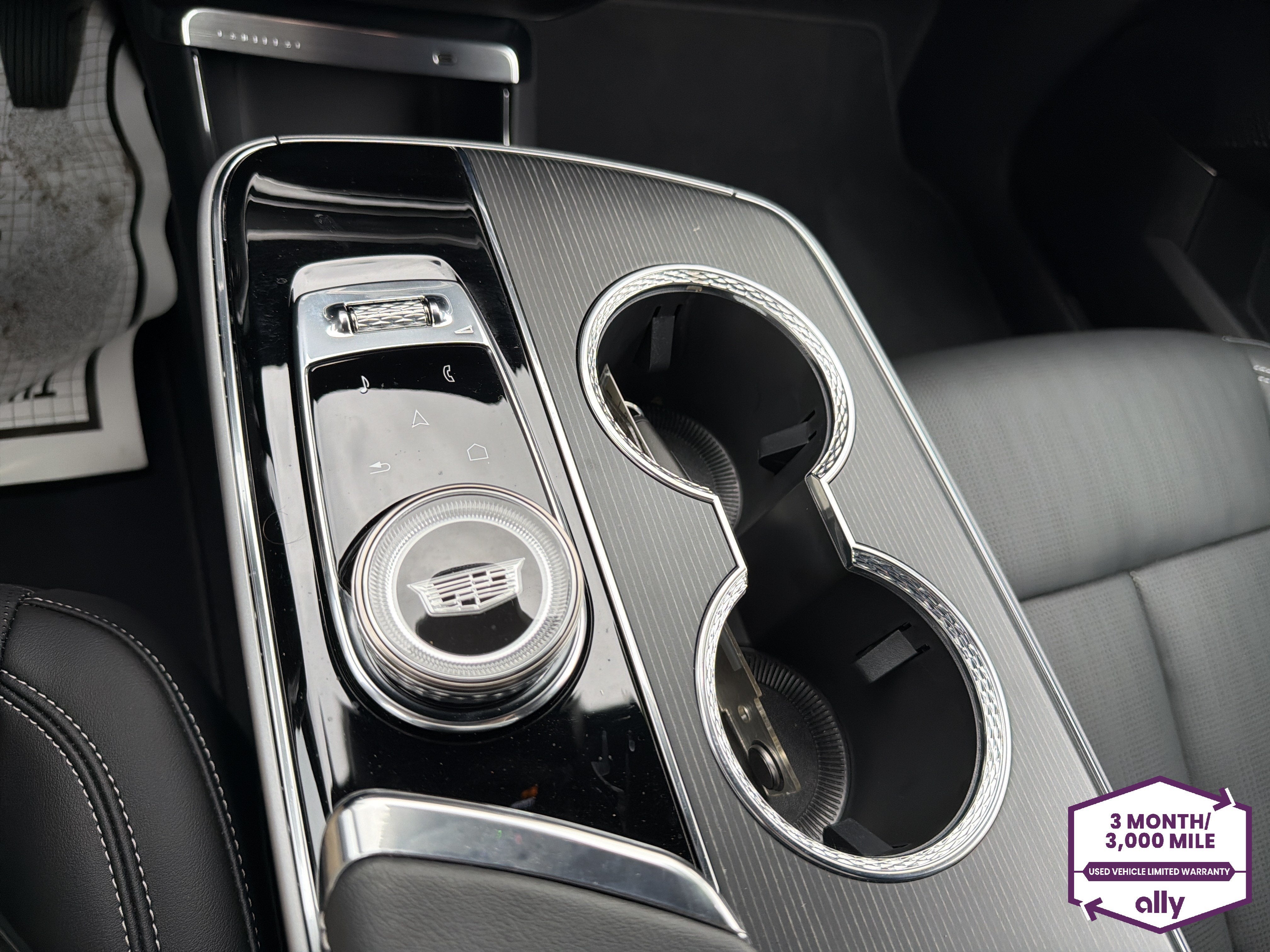 2025 Cadillac LYRIQ Luxury 1