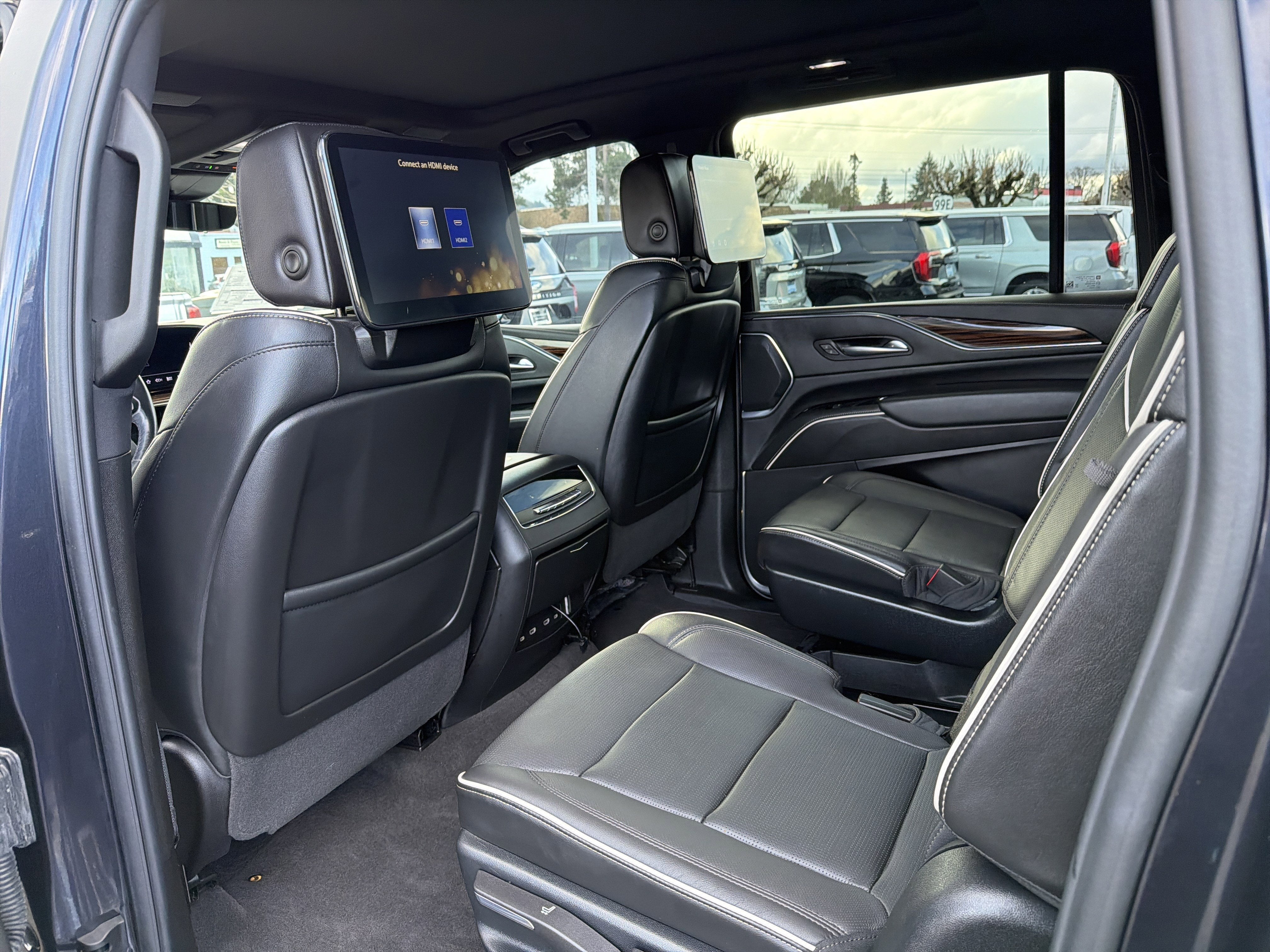 2023 Cadillac Escalade ESV Premium Luxury