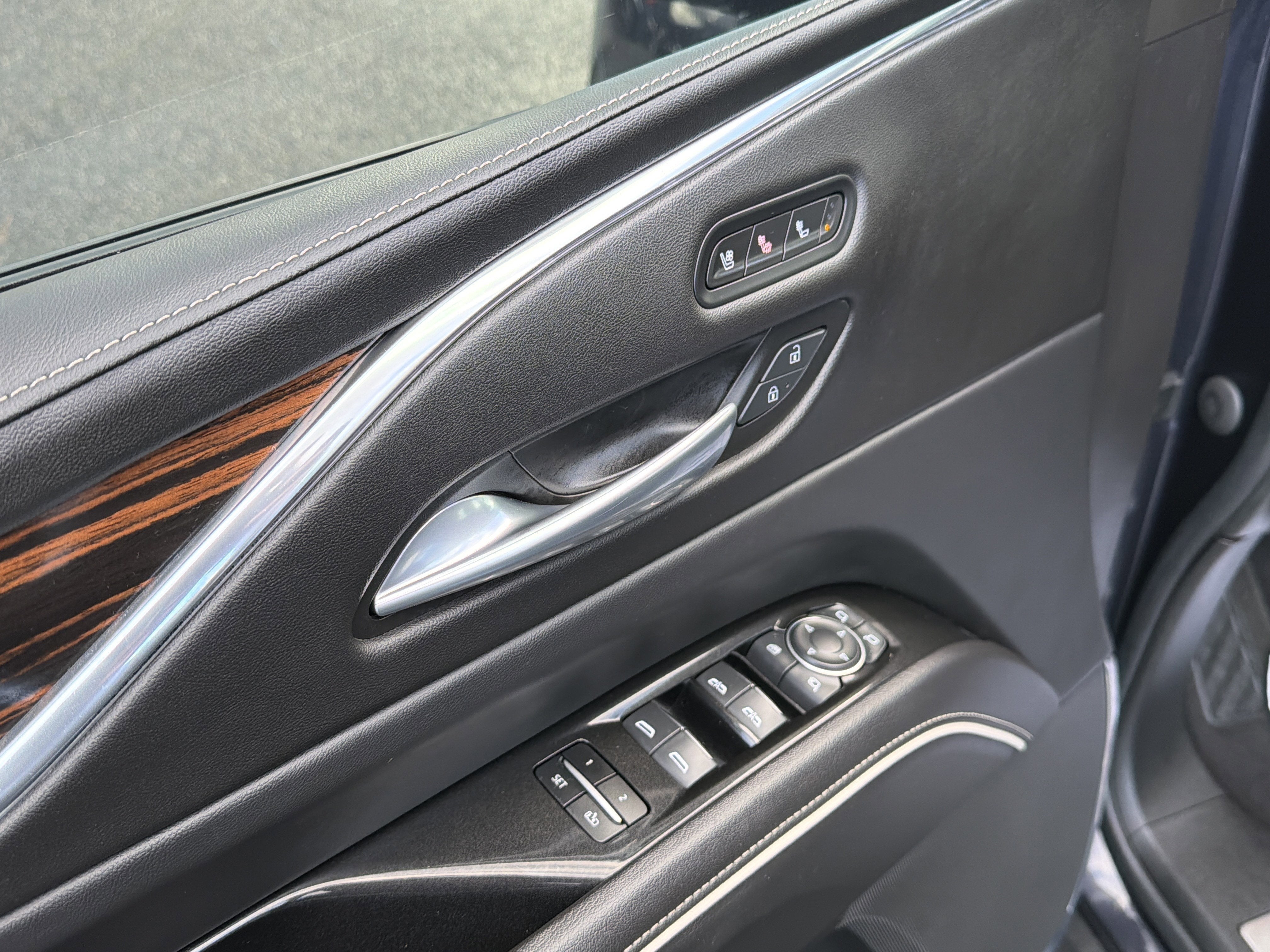 2023 Cadillac Escalade ESV Premium Luxury