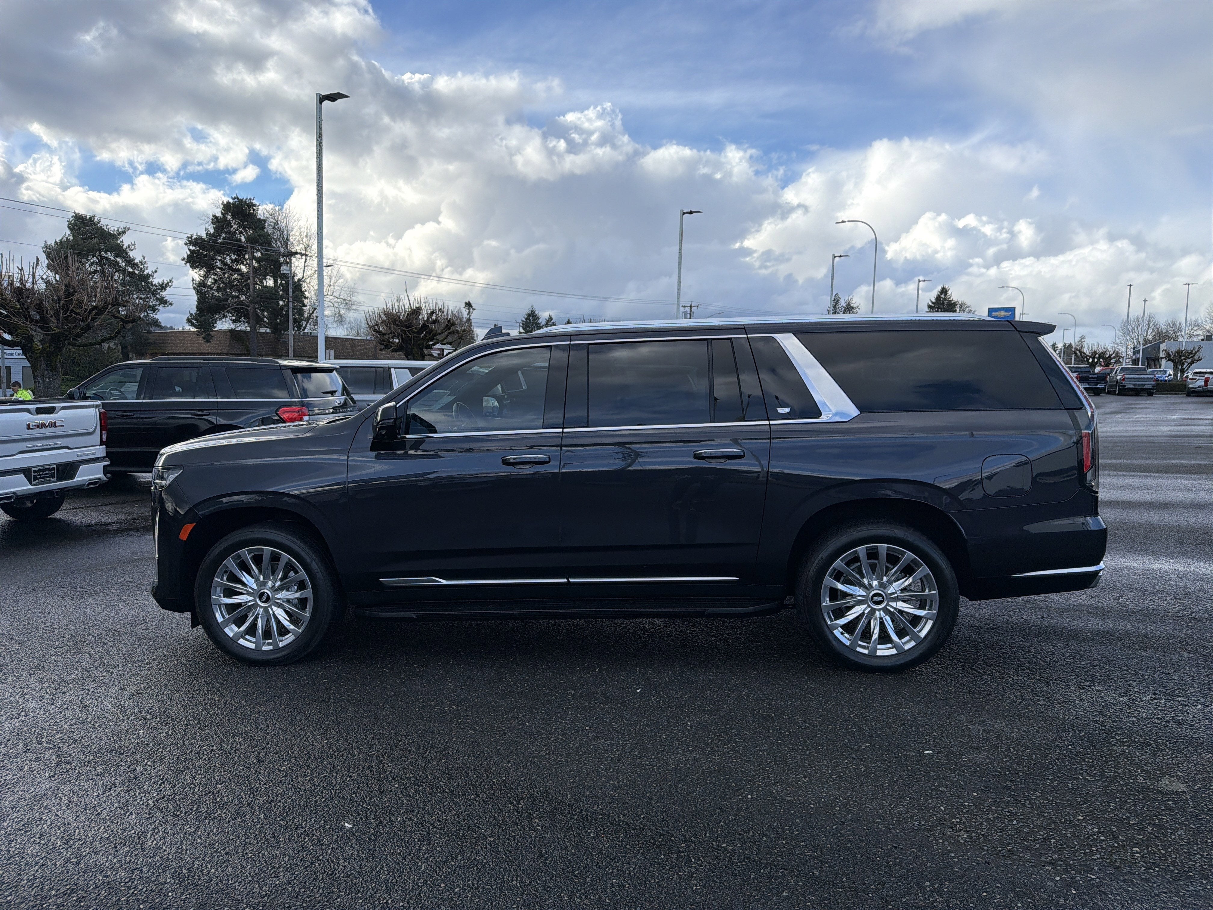 2023 Cadillac Escalade ESV Premium Luxury