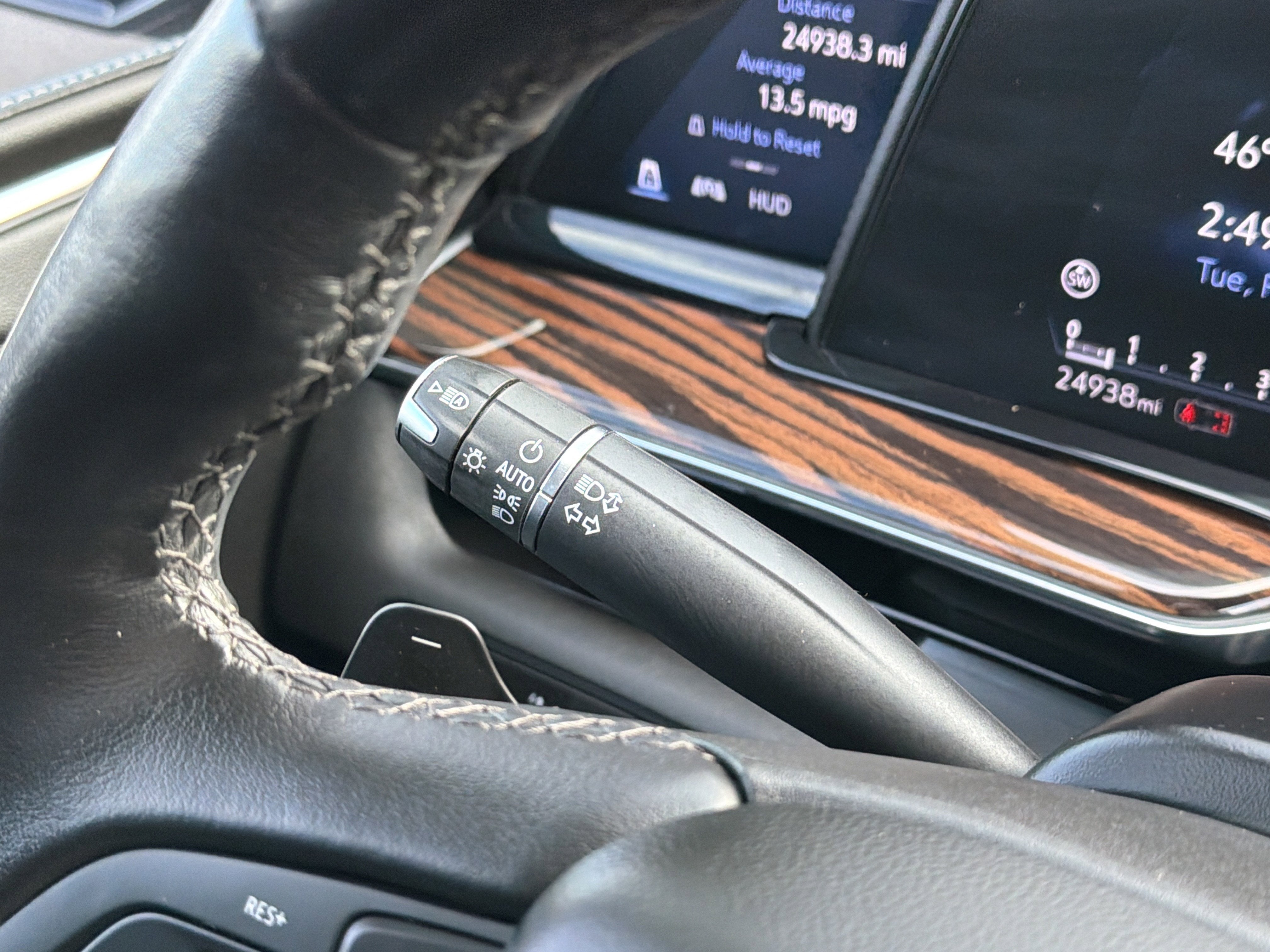 2023 Cadillac Escalade ESV Premium Luxury