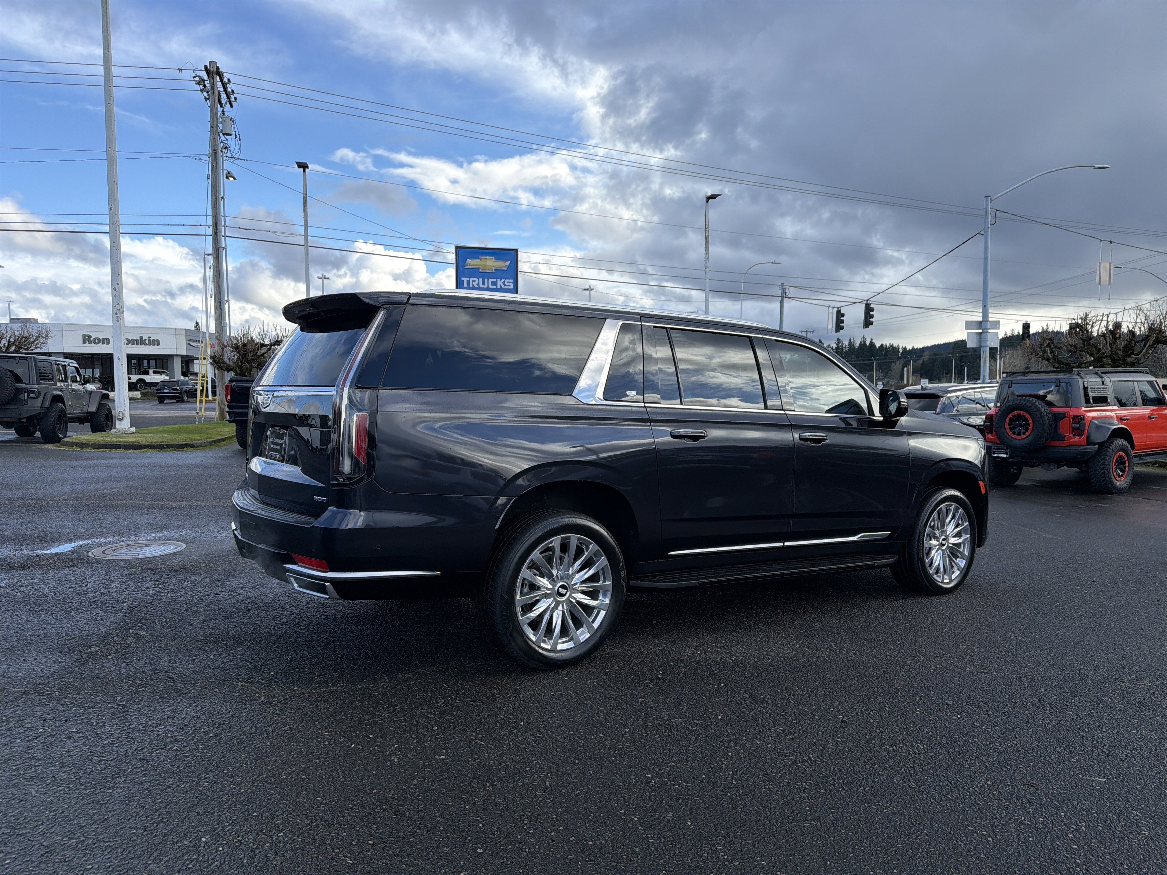 2023 Cadillac Escalade ESV Premium Luxury