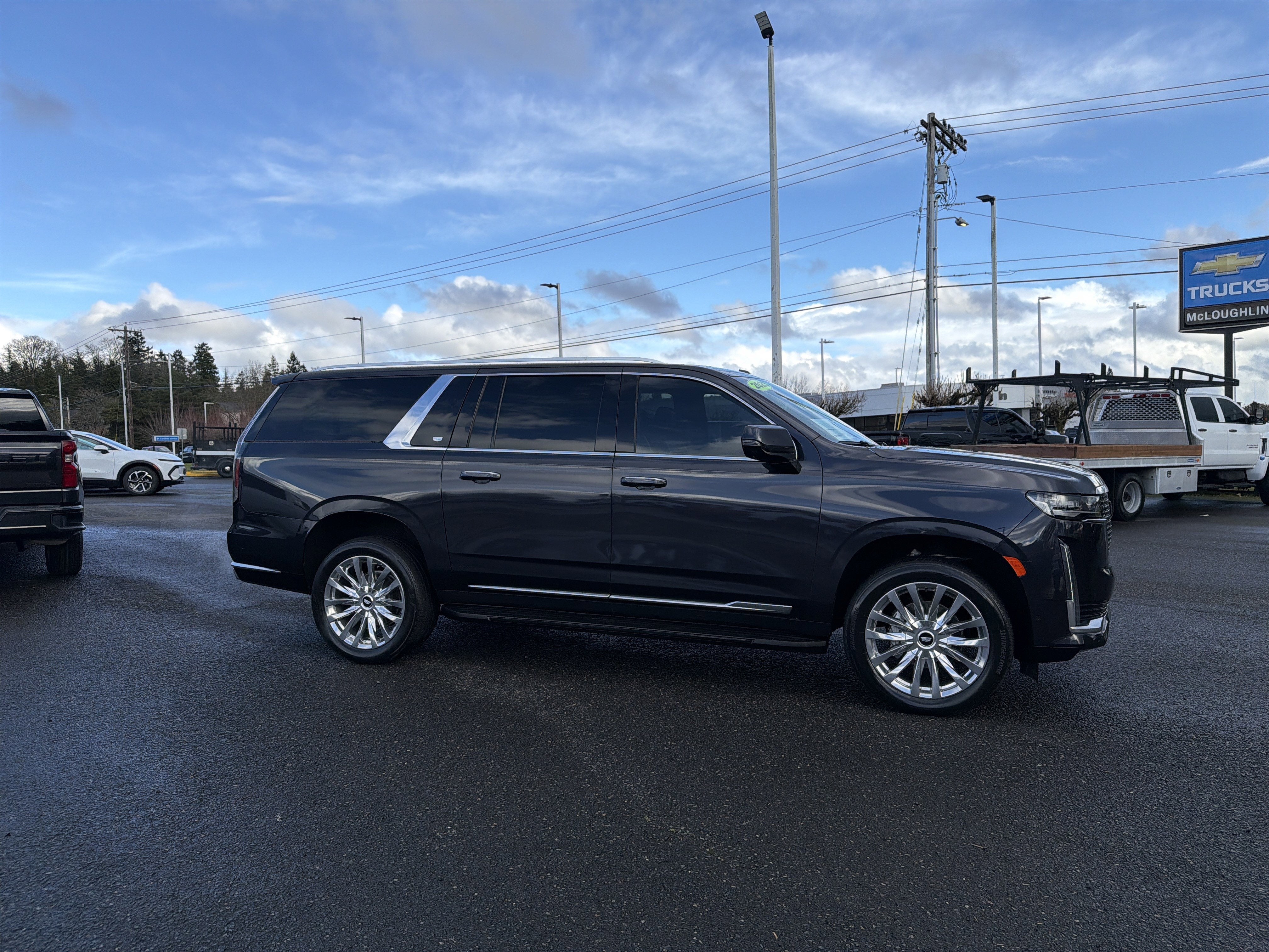 2023 Cadillac Escalade ESV Premium Luxury