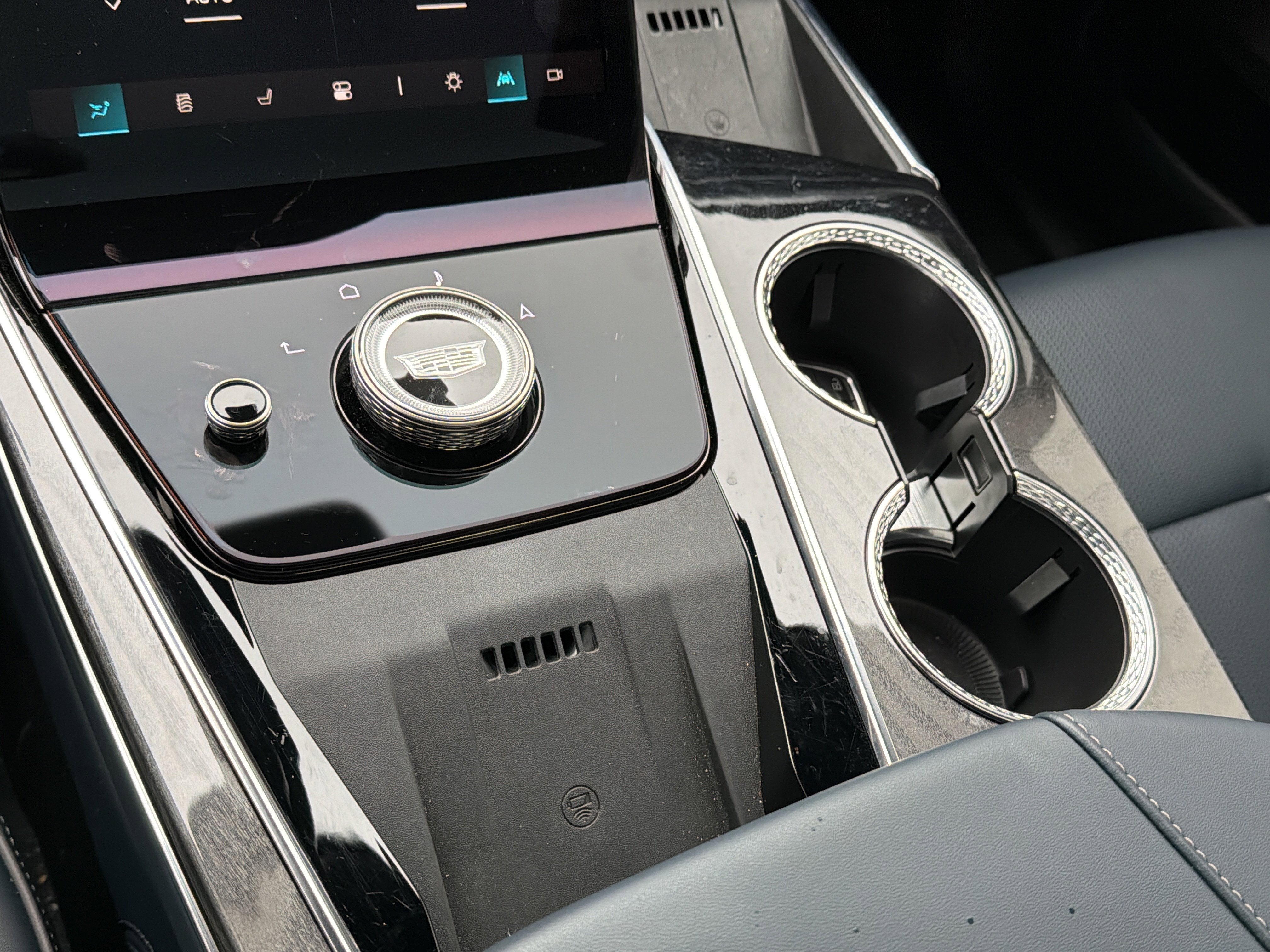 2025 Cadillac ESCALADE IQ Sport 2