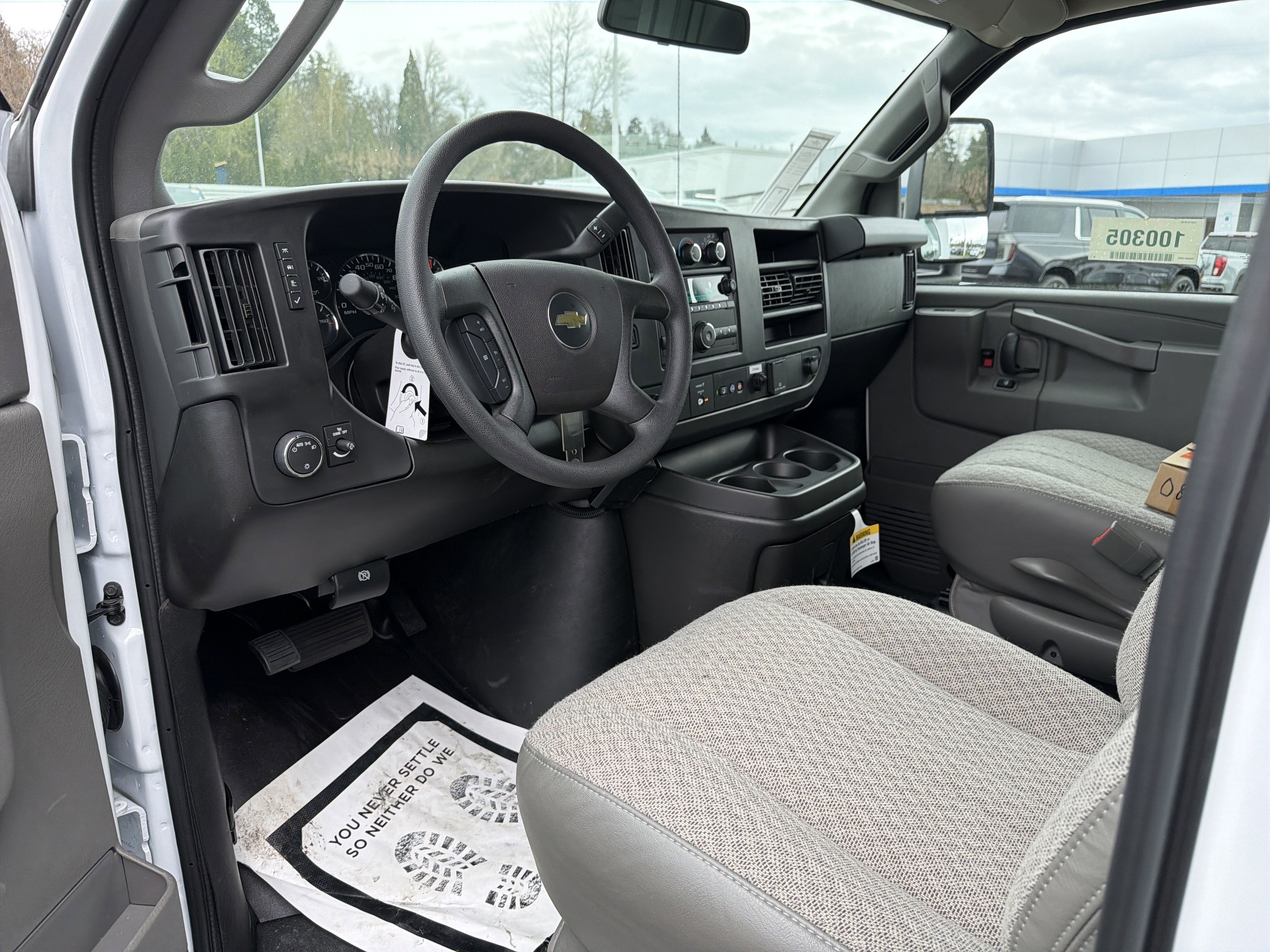 2026 Chevrolet Express Cutaway 3500 1WT