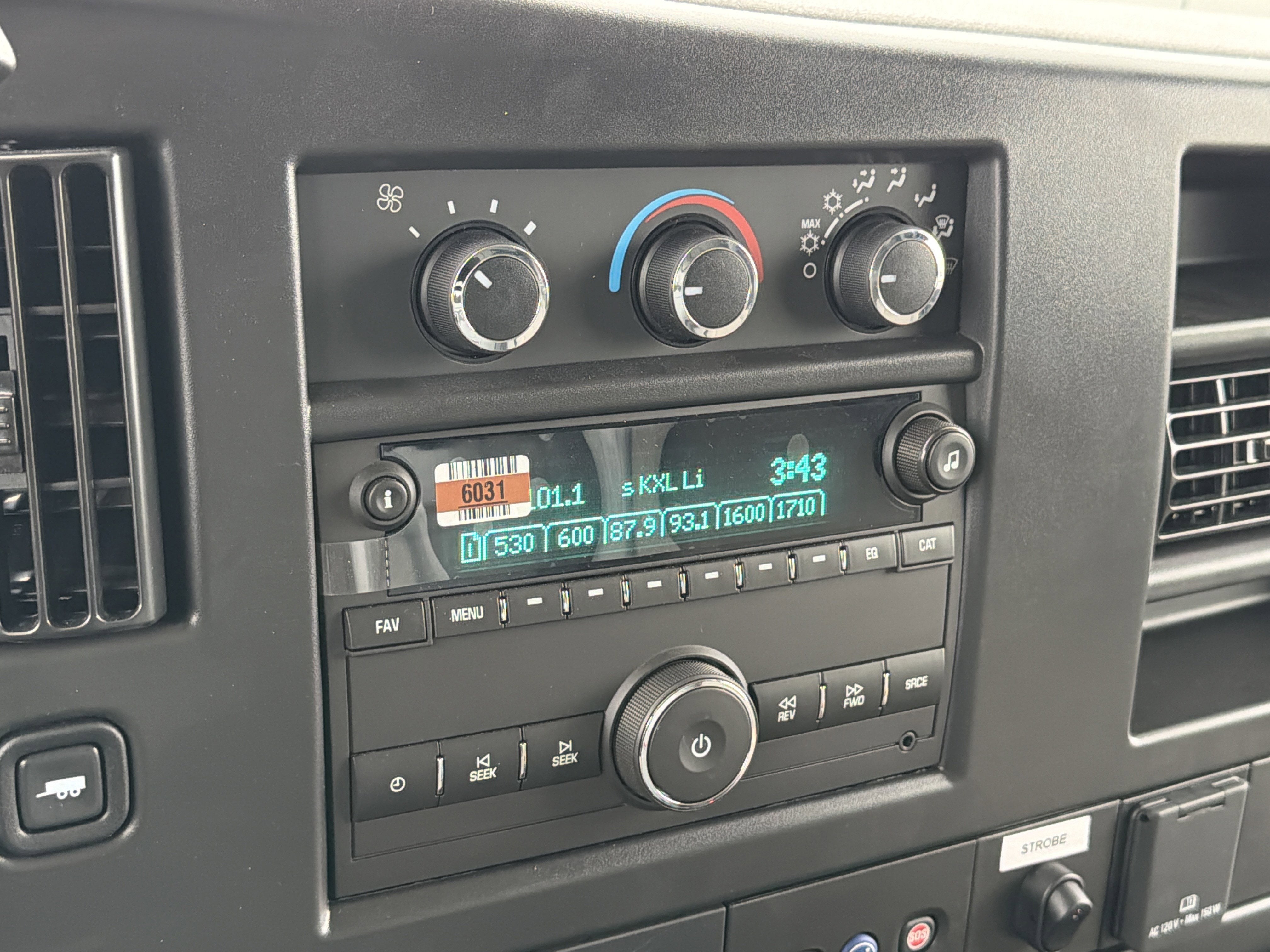 2026 Chevrolet Express Cutaway 3500 1WT