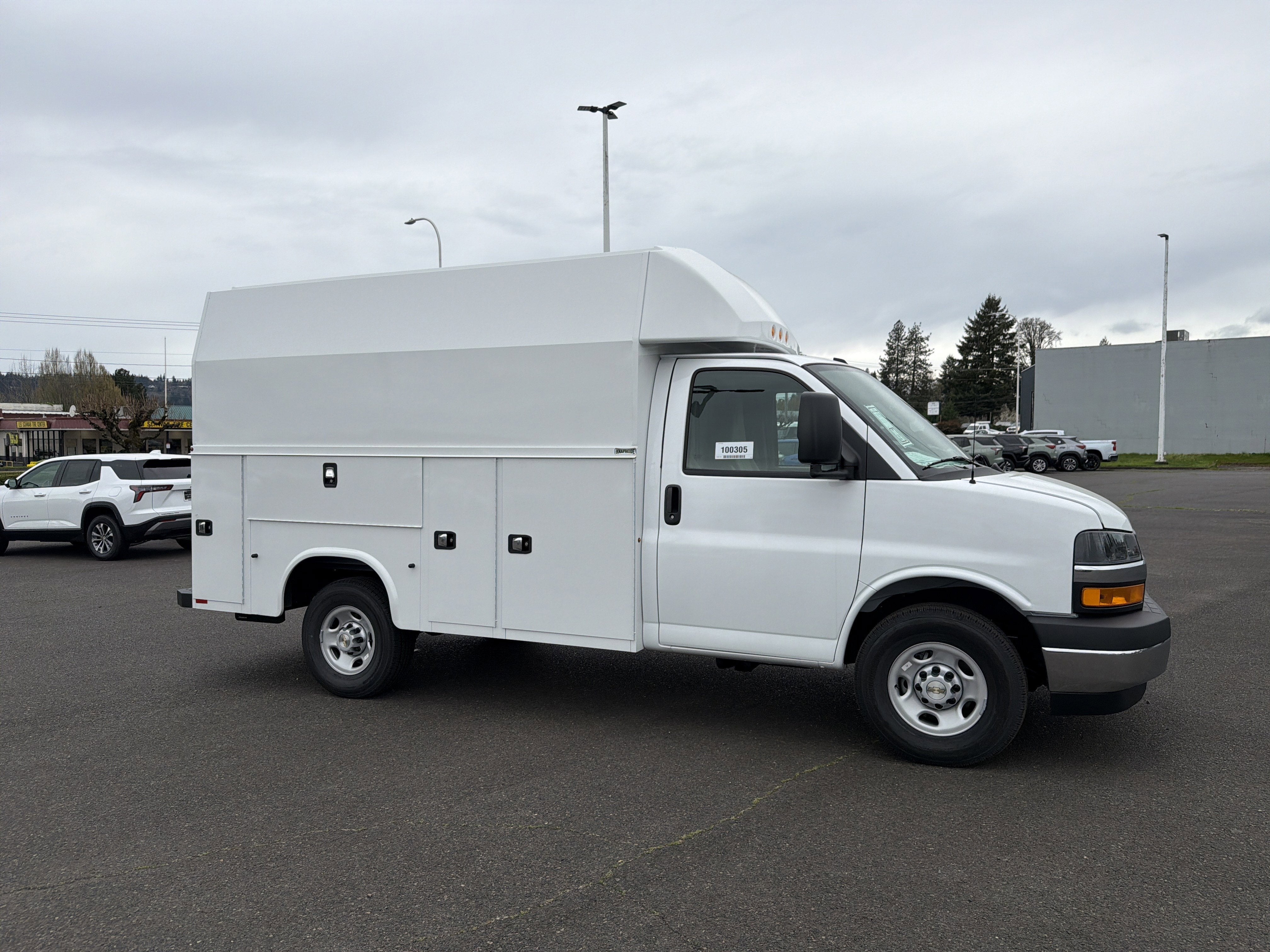 2026 Chevrolet Express Cutaway 3500 1WT