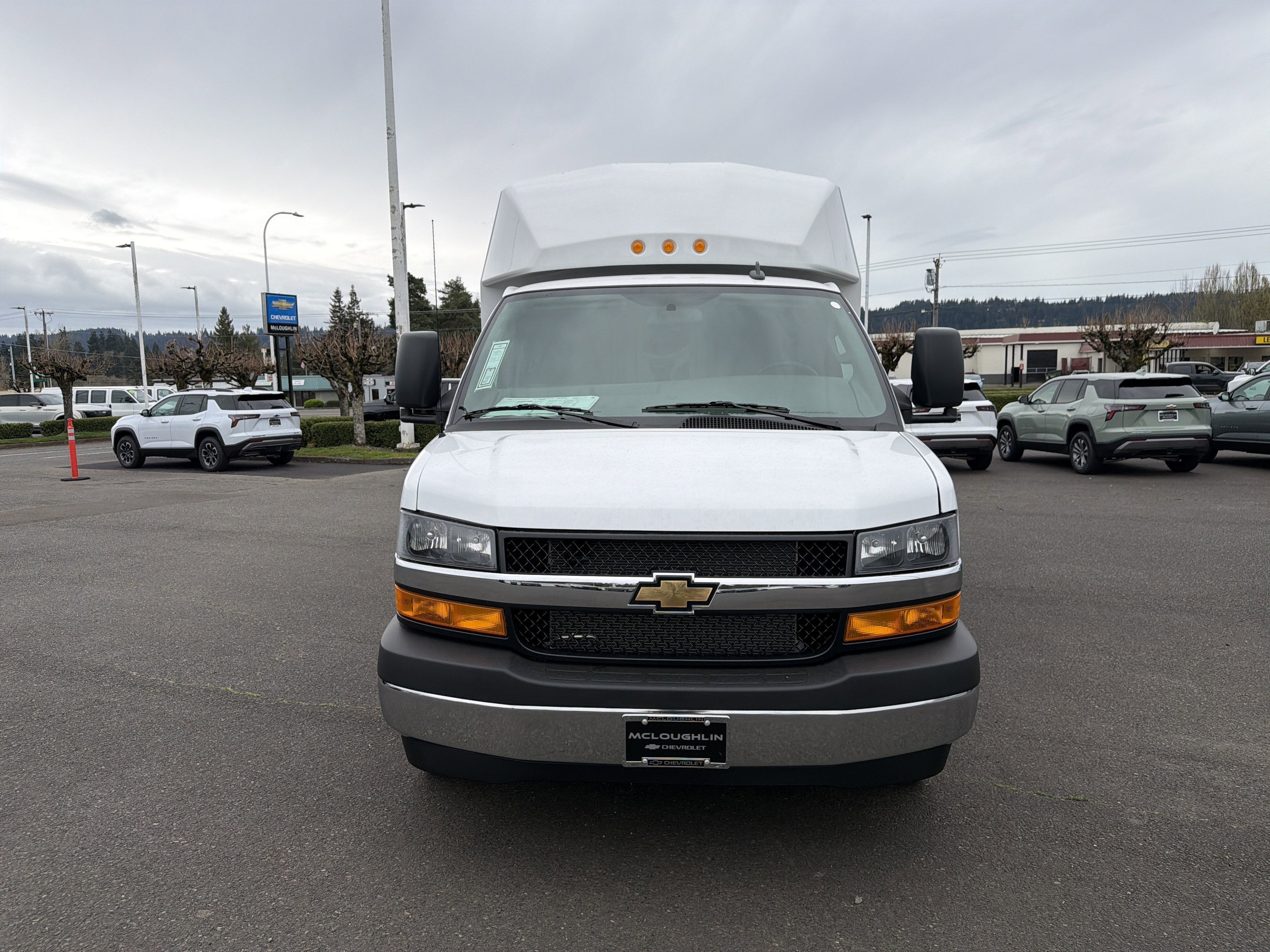 2026 Chevrolet Express Cutaway 3500 1WT