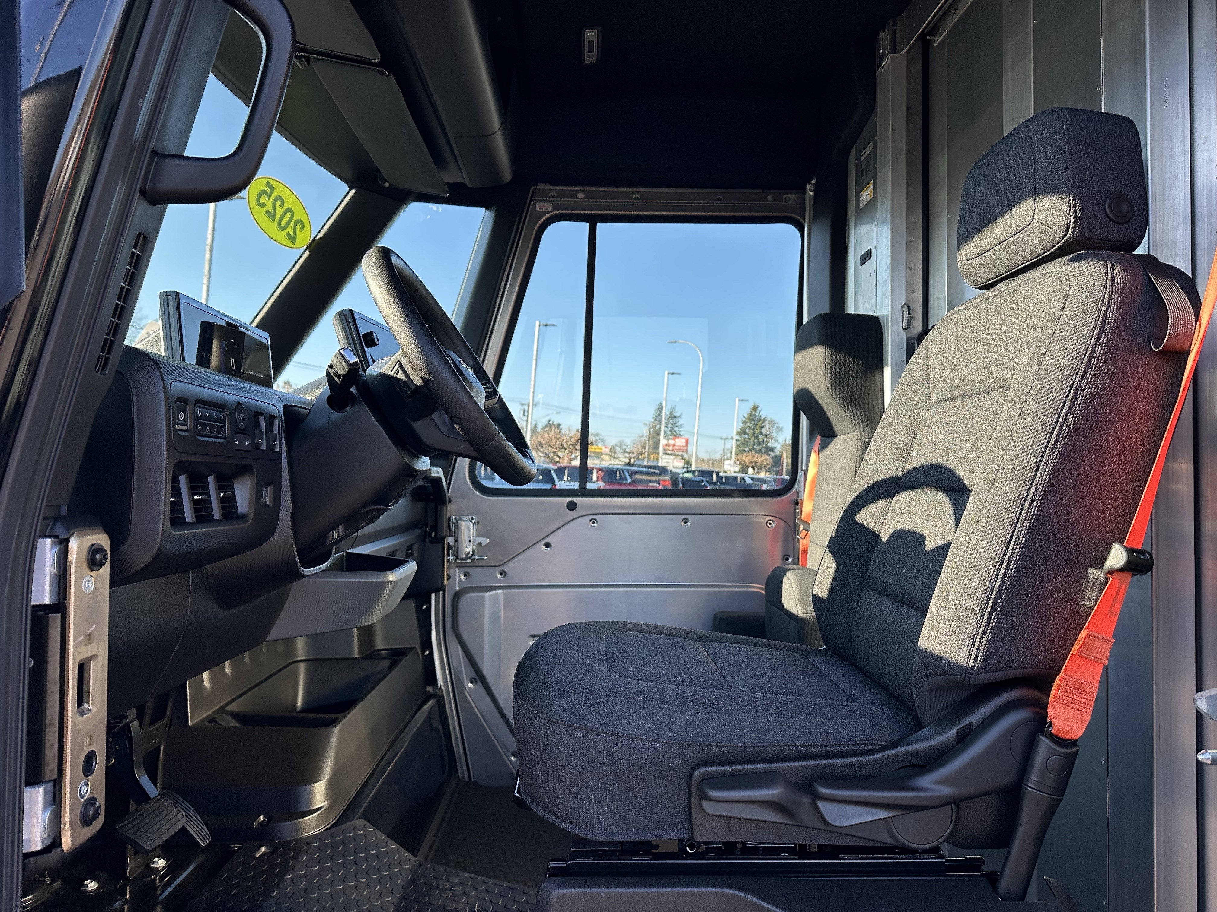 2025 Chevrolet BrightDrop 400 AWD 400