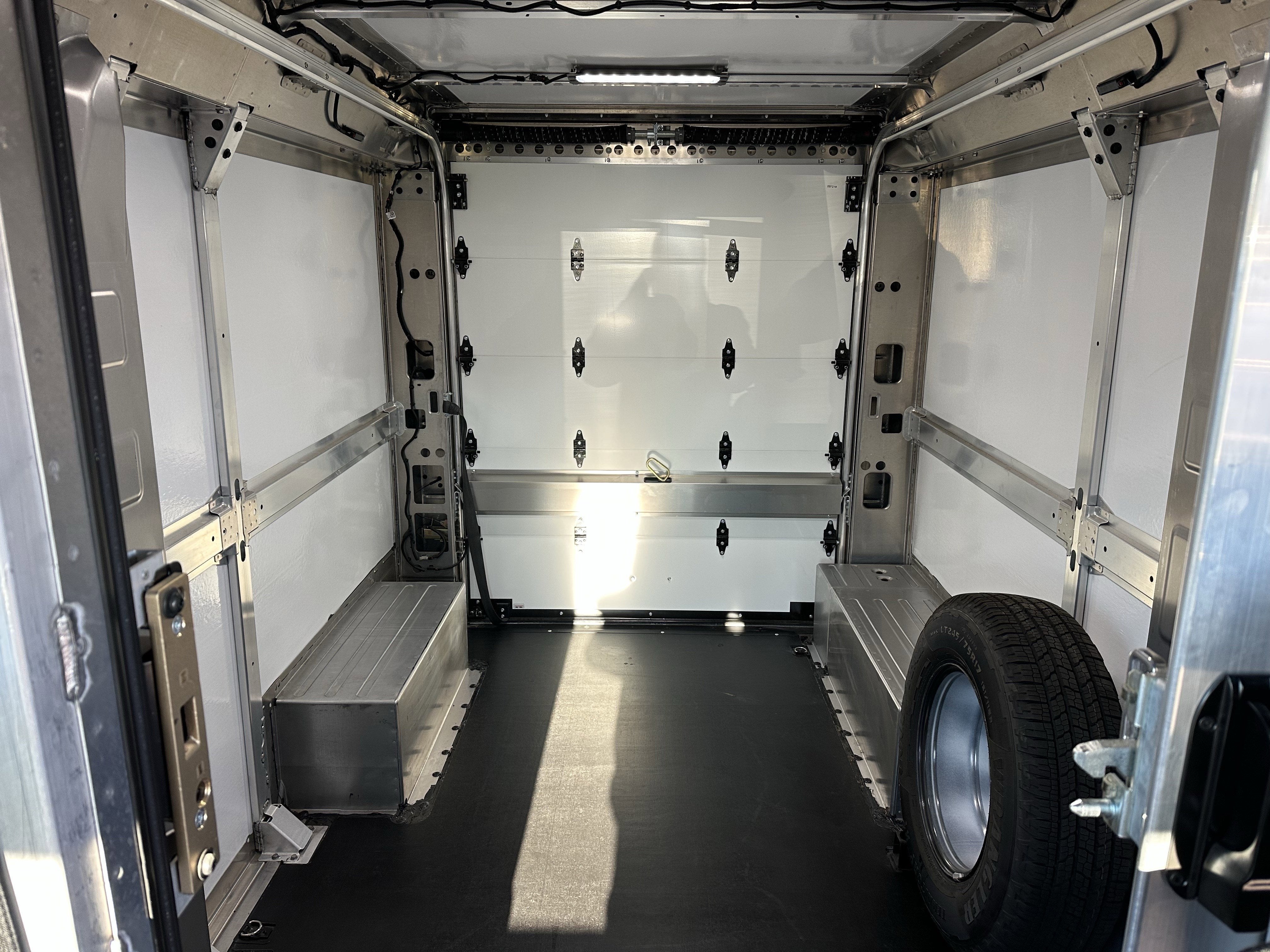 2025 Chevrolet BrightDrop 400 AWD 400