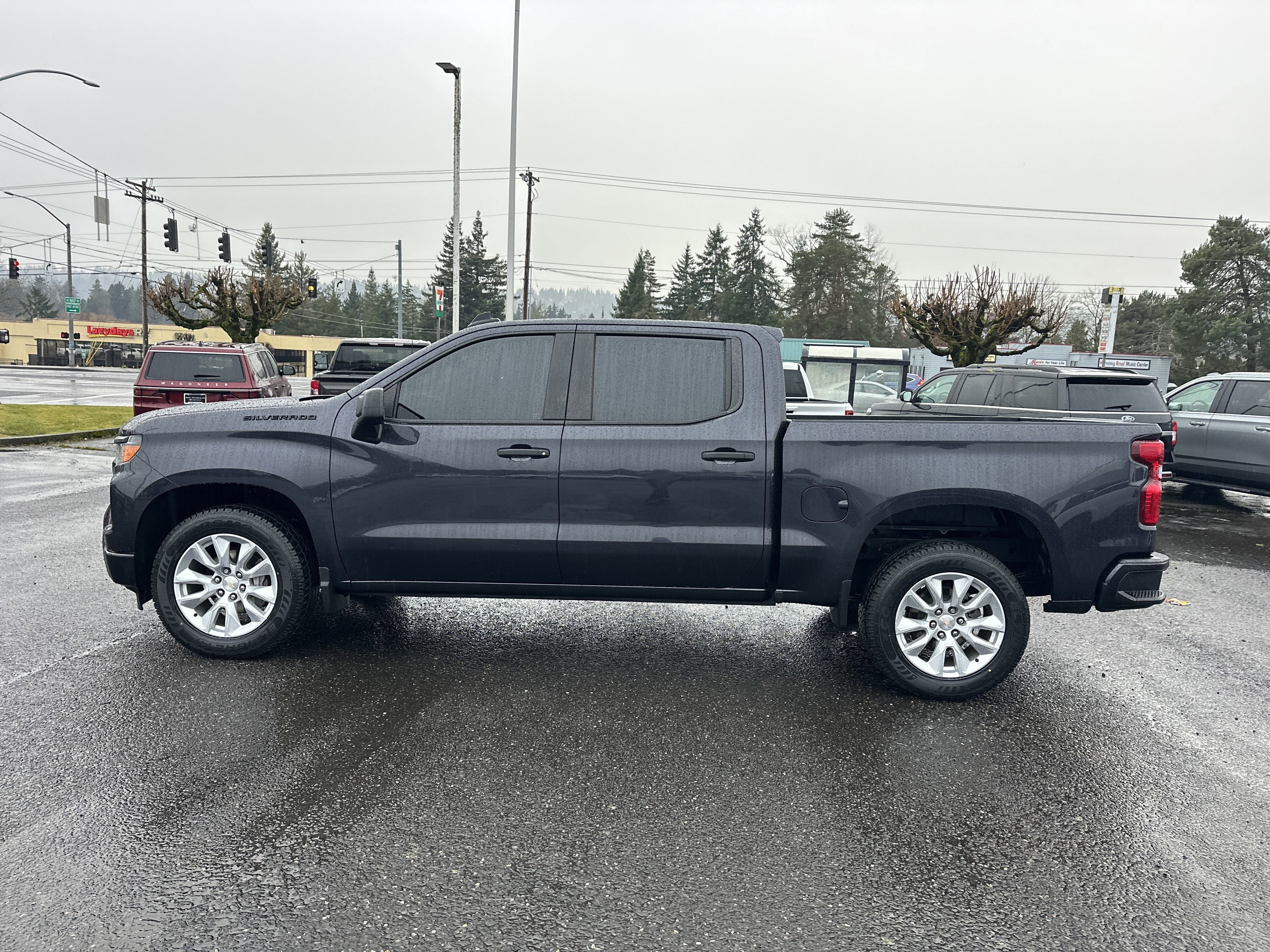 2022 Chevrolet Silverado 1500 Custom