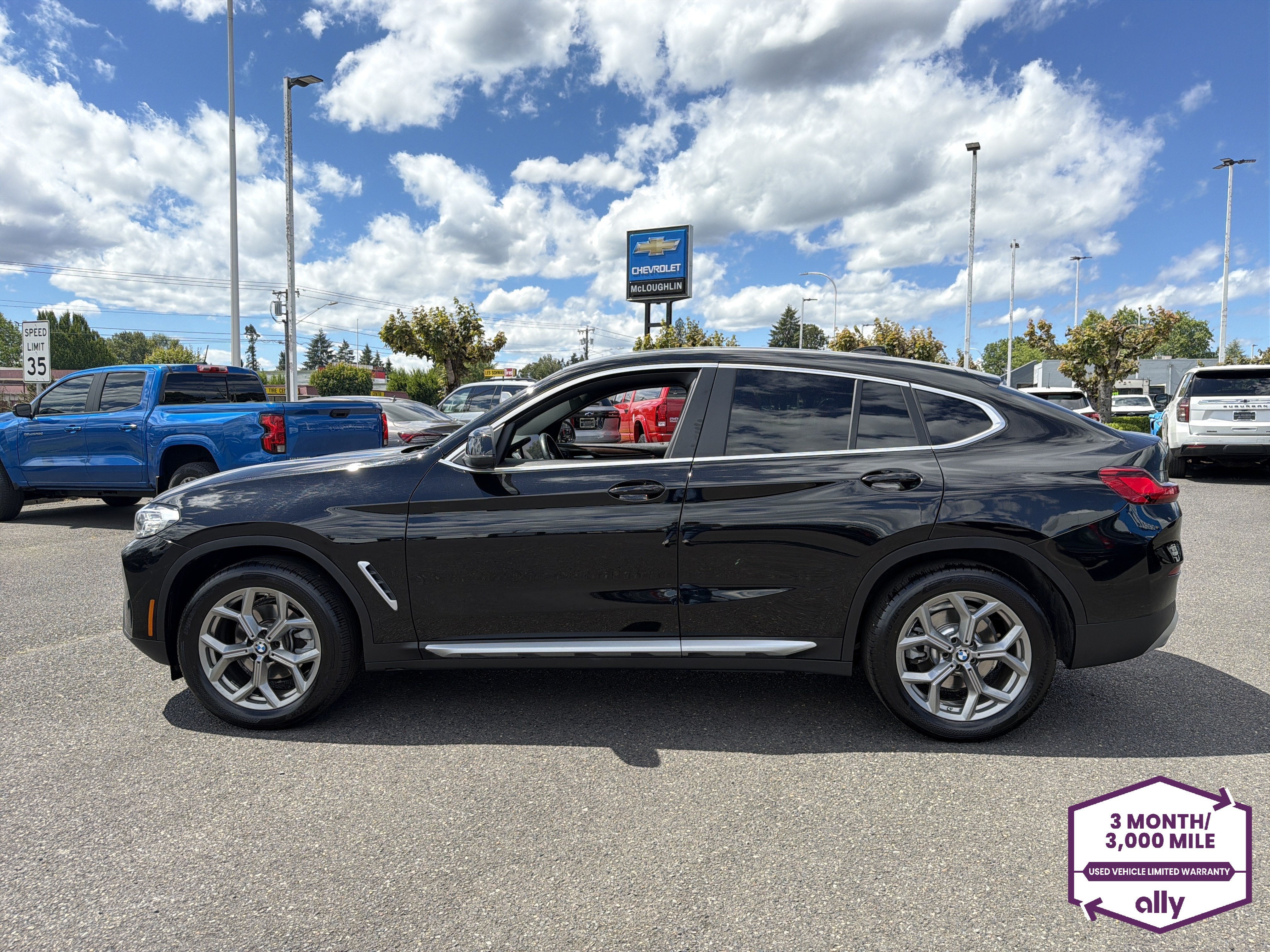 2025 BMW X4 xDrive30i