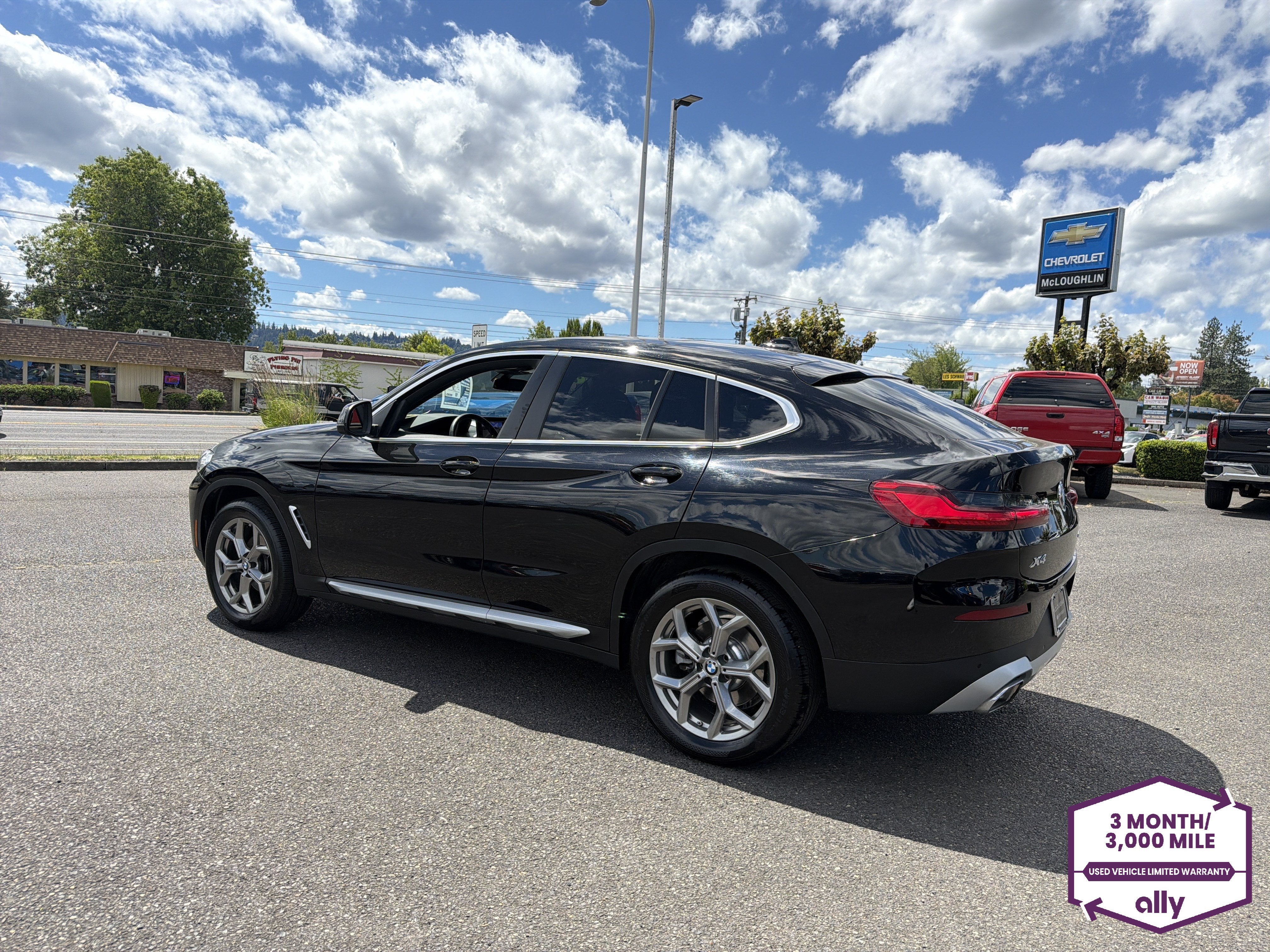 2025 BMW X4 xDrive30i