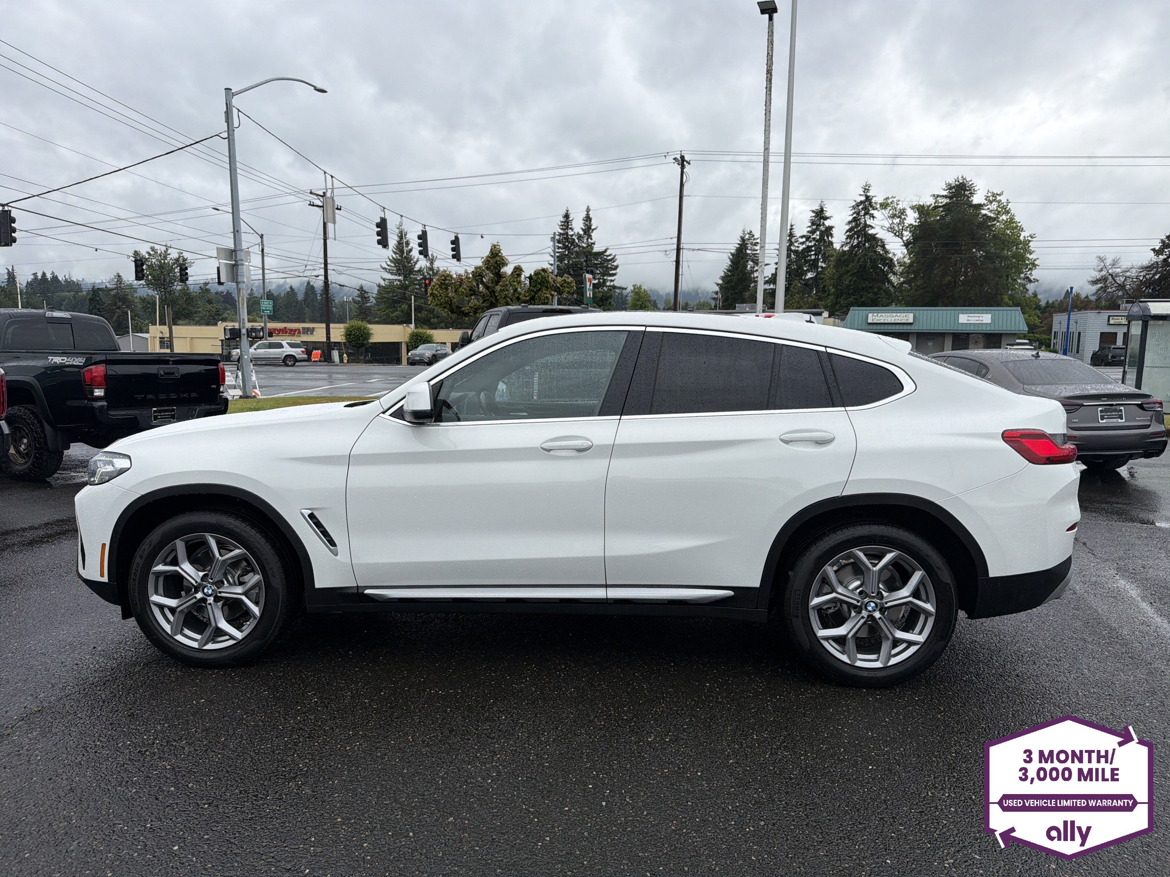 2025 BMW X4 xDrive30i