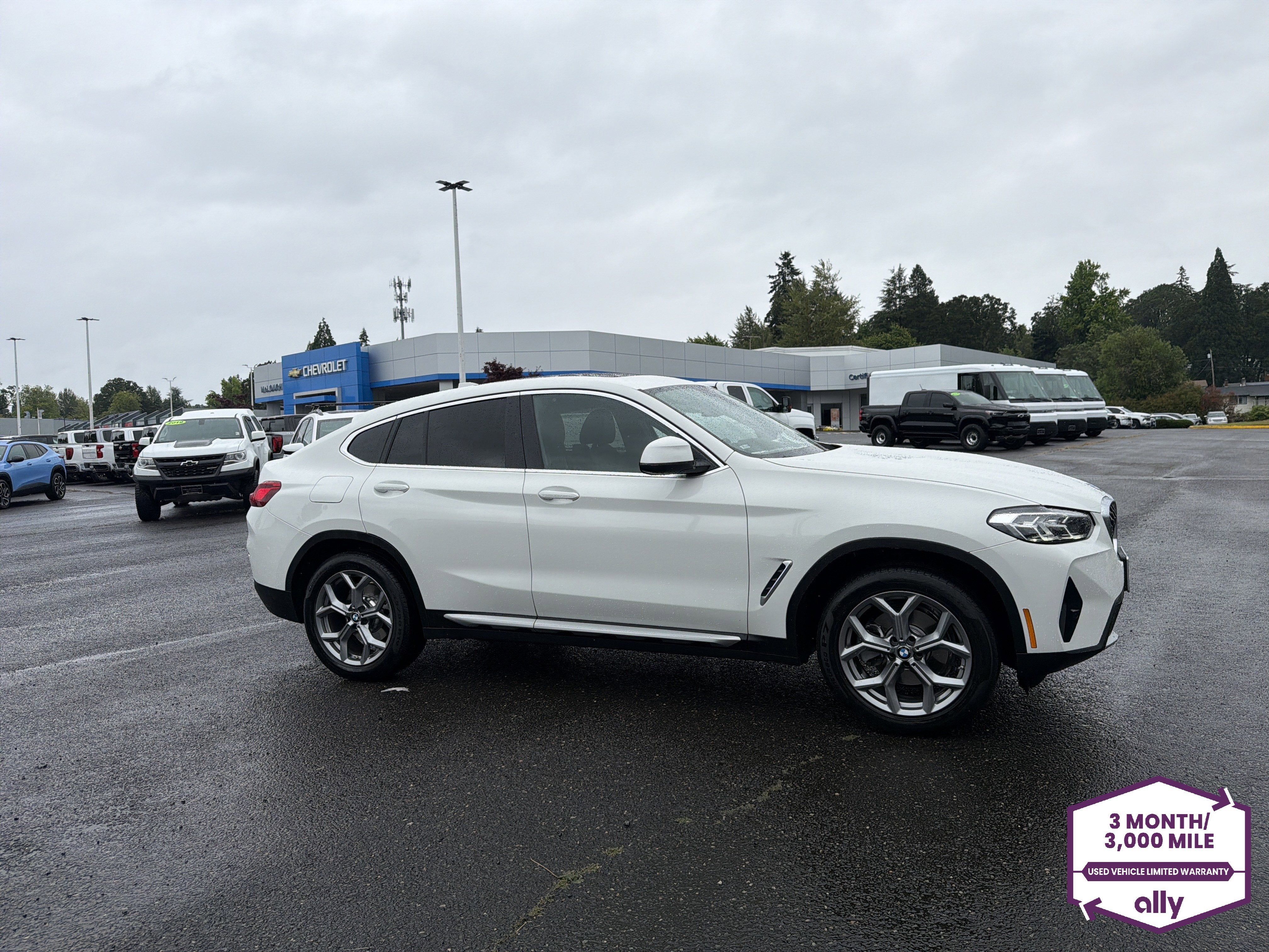 2025 BMW X4 xDrive30i