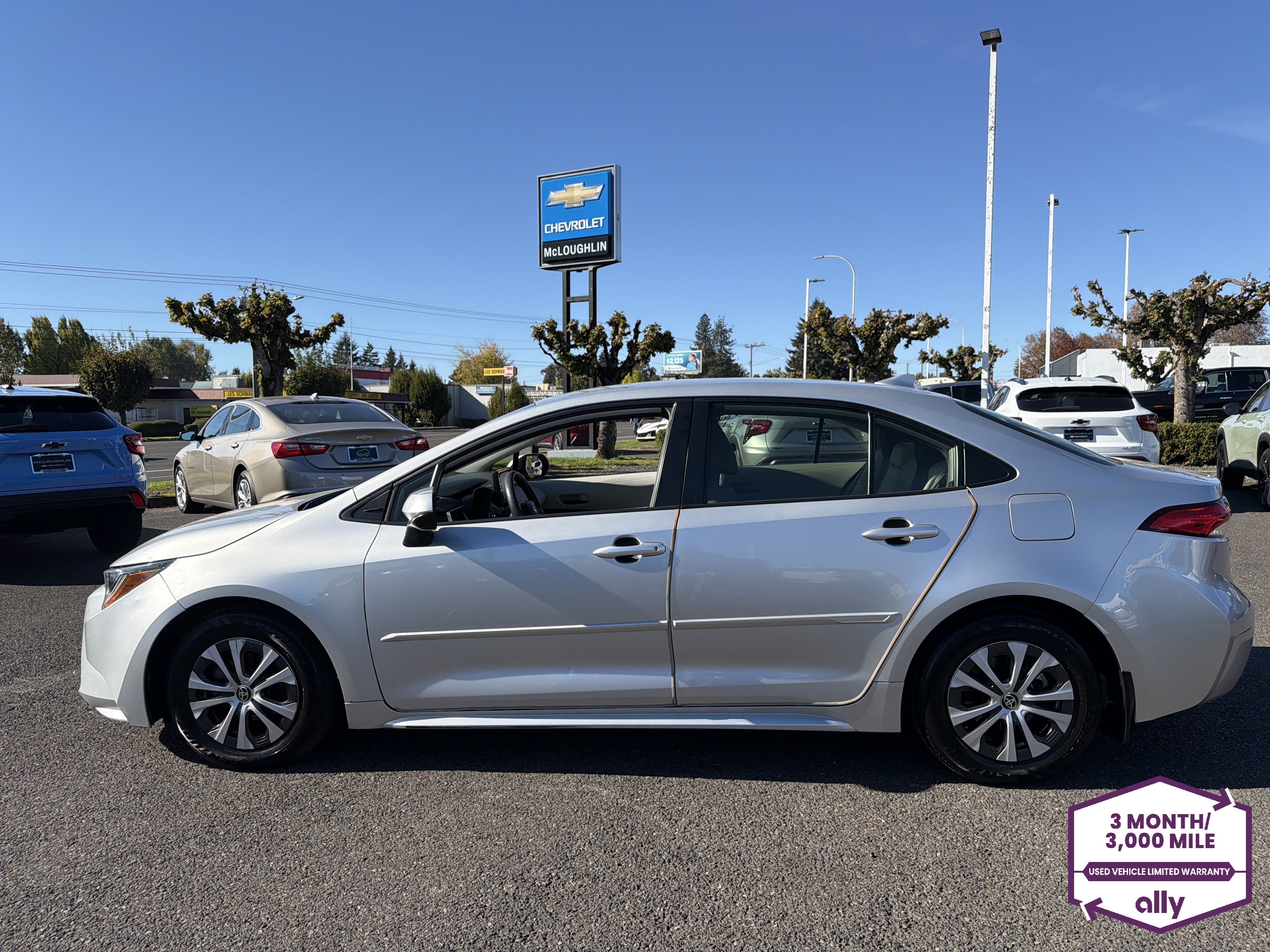 Used 2022 Toyota Corolla LE with VIN JTDEAMDE6N3005743 for sale in Milwaukie, OR